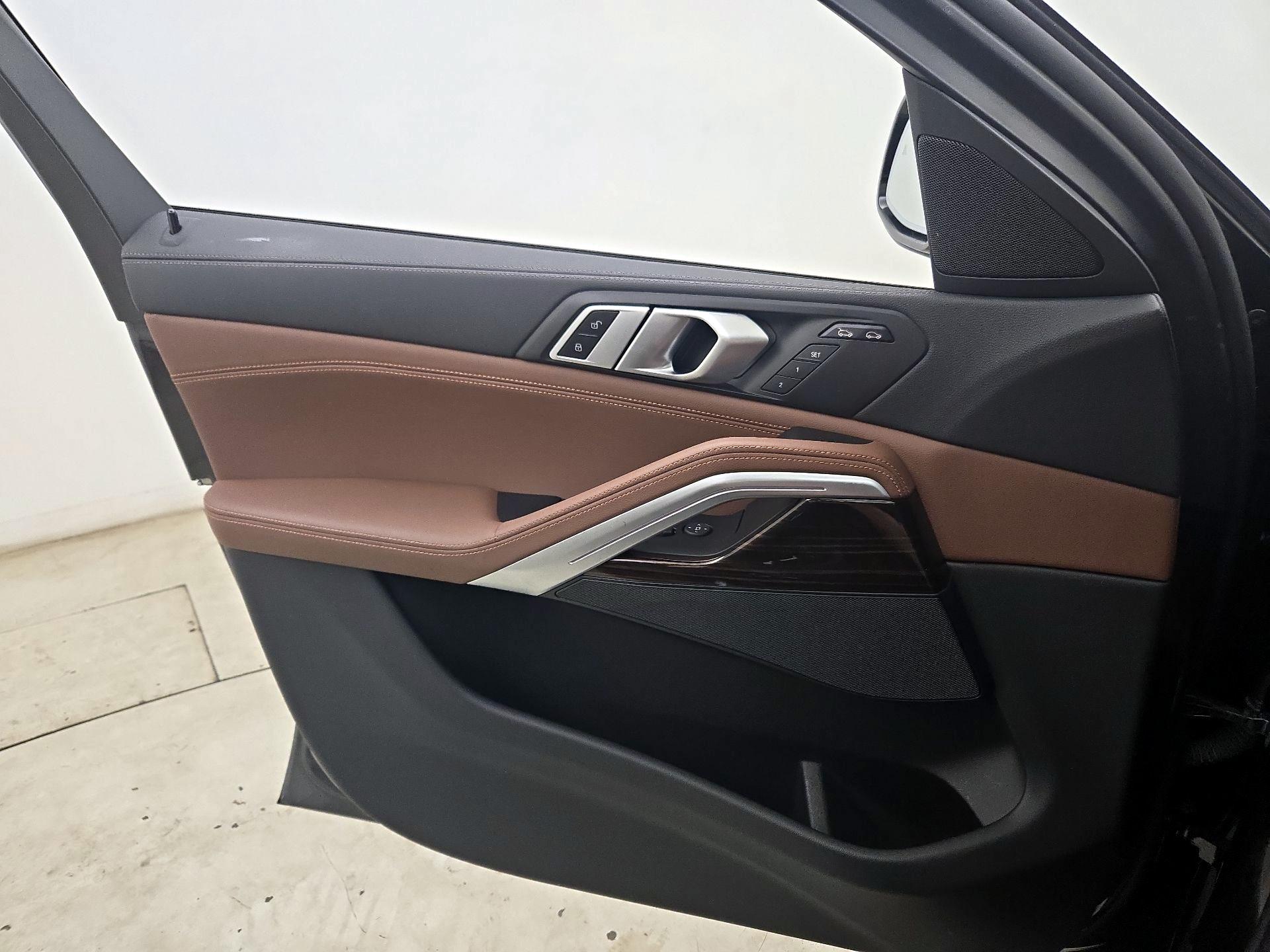 Thumbnail: 2021 BMW X6 - 12