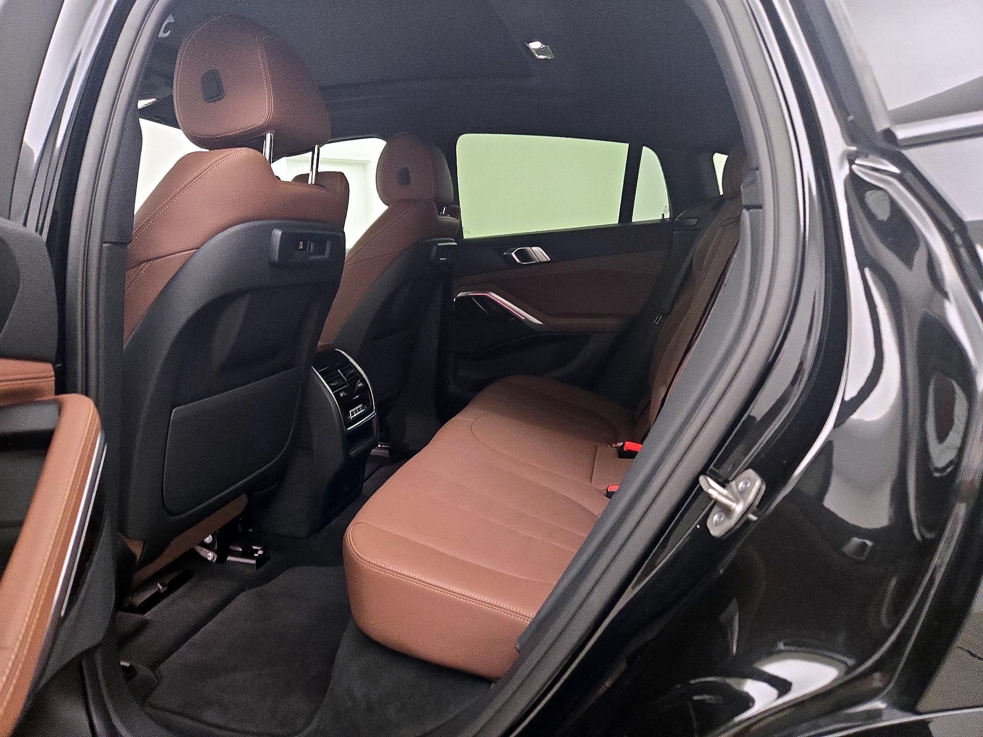 Thumbnail: 2021 BMW X6 - 20