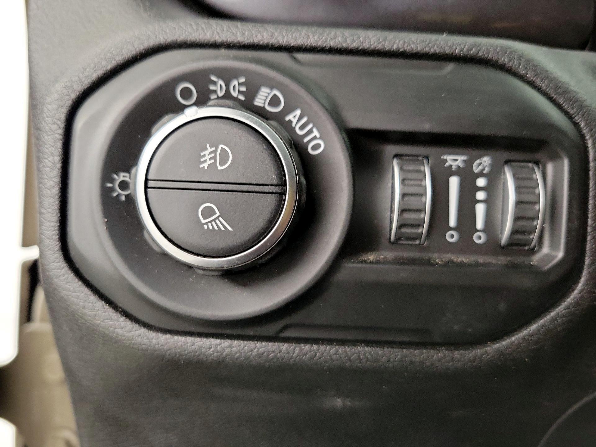 Thumbnail: 2020 Jeep Gladiator - 13