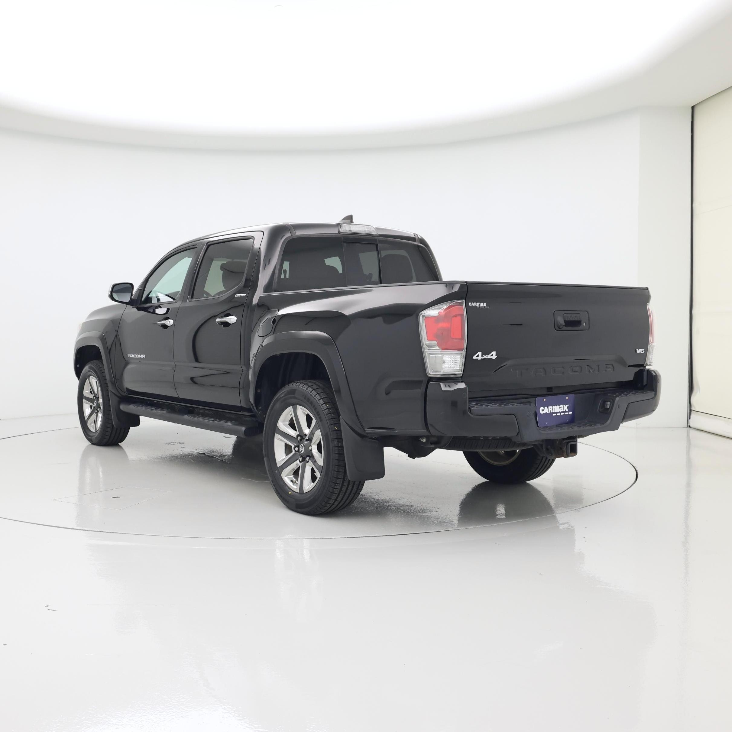 Thumbnail: 2017 Toyota Tacoma - 2