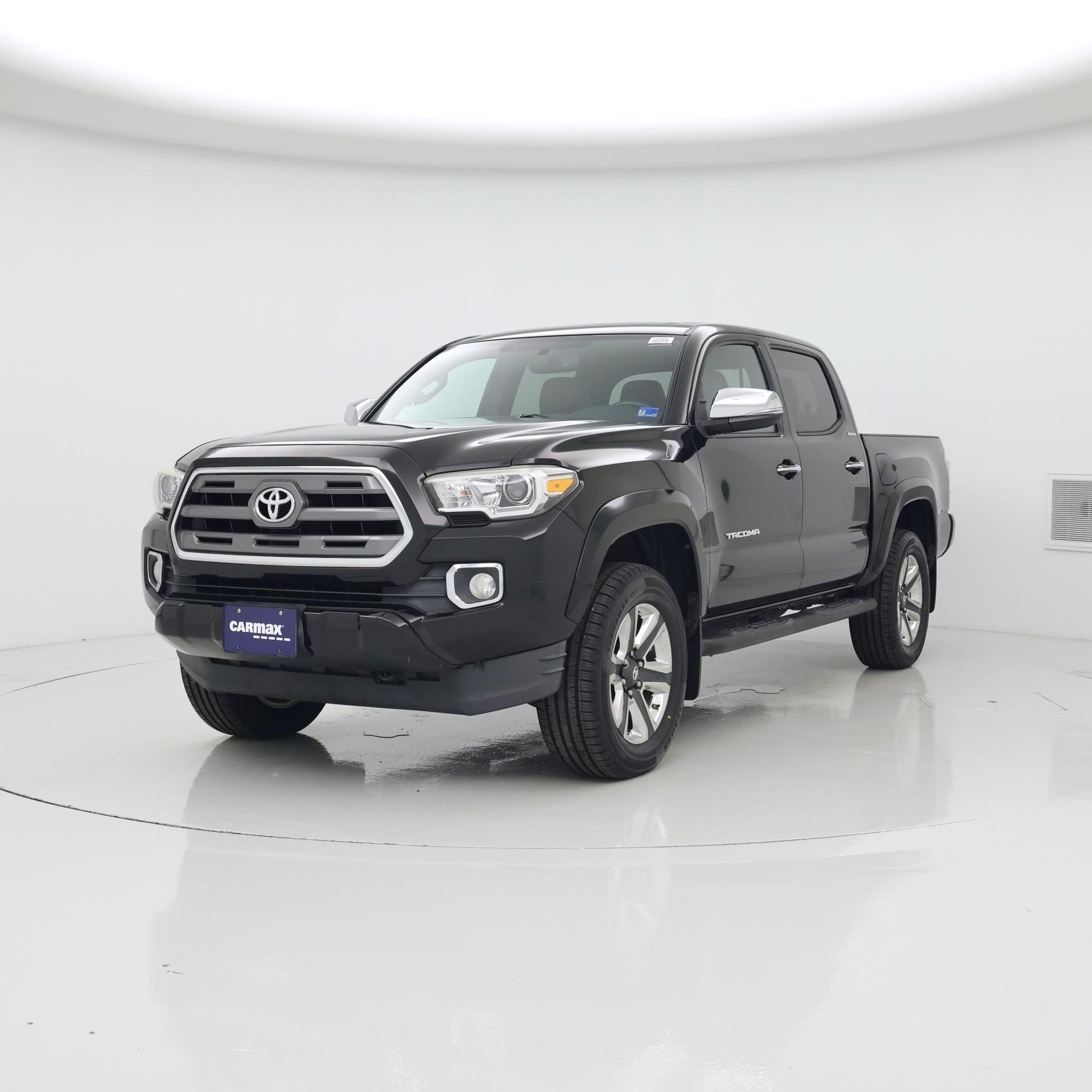 Thumbnail: 2017 Toyota Tacoma - 4