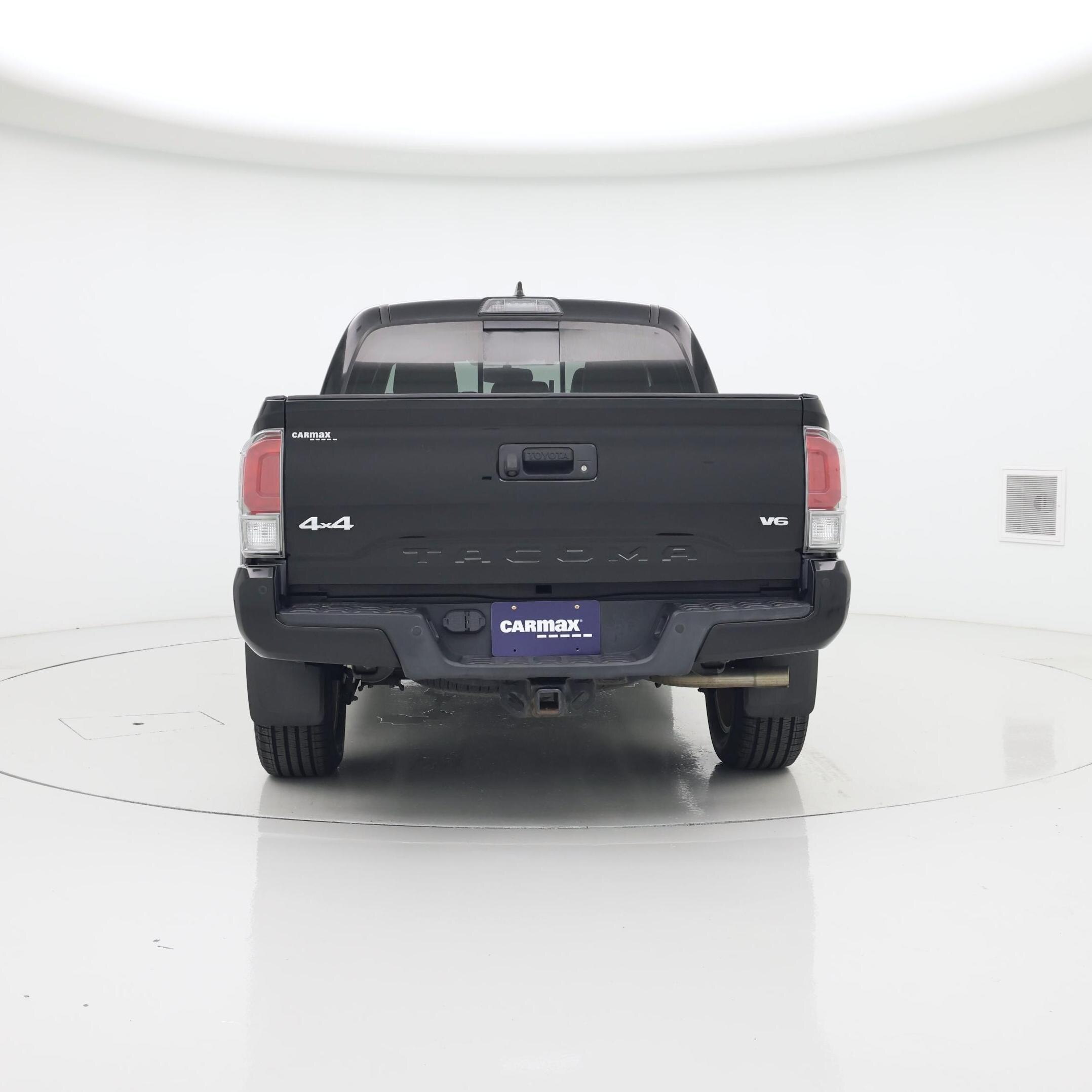 Thumbnail: 2017 Toyota Tacoma - 6