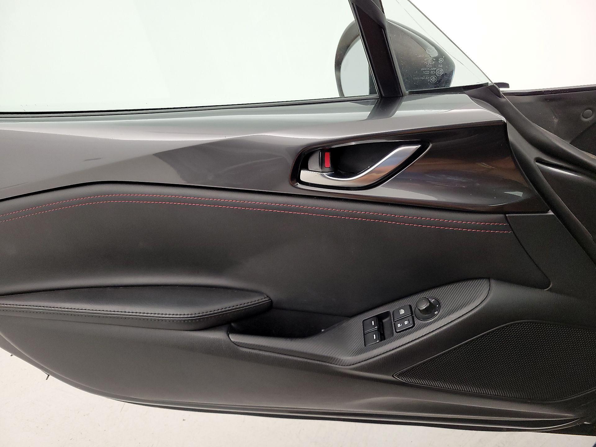 Thumbnail: 2017 Mazda MX-5 Miata - 12