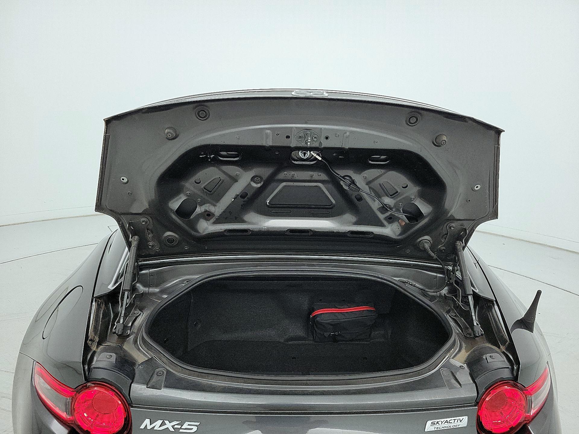 Thumbnail: 2017 Mazda MX-5 Miata - 18
