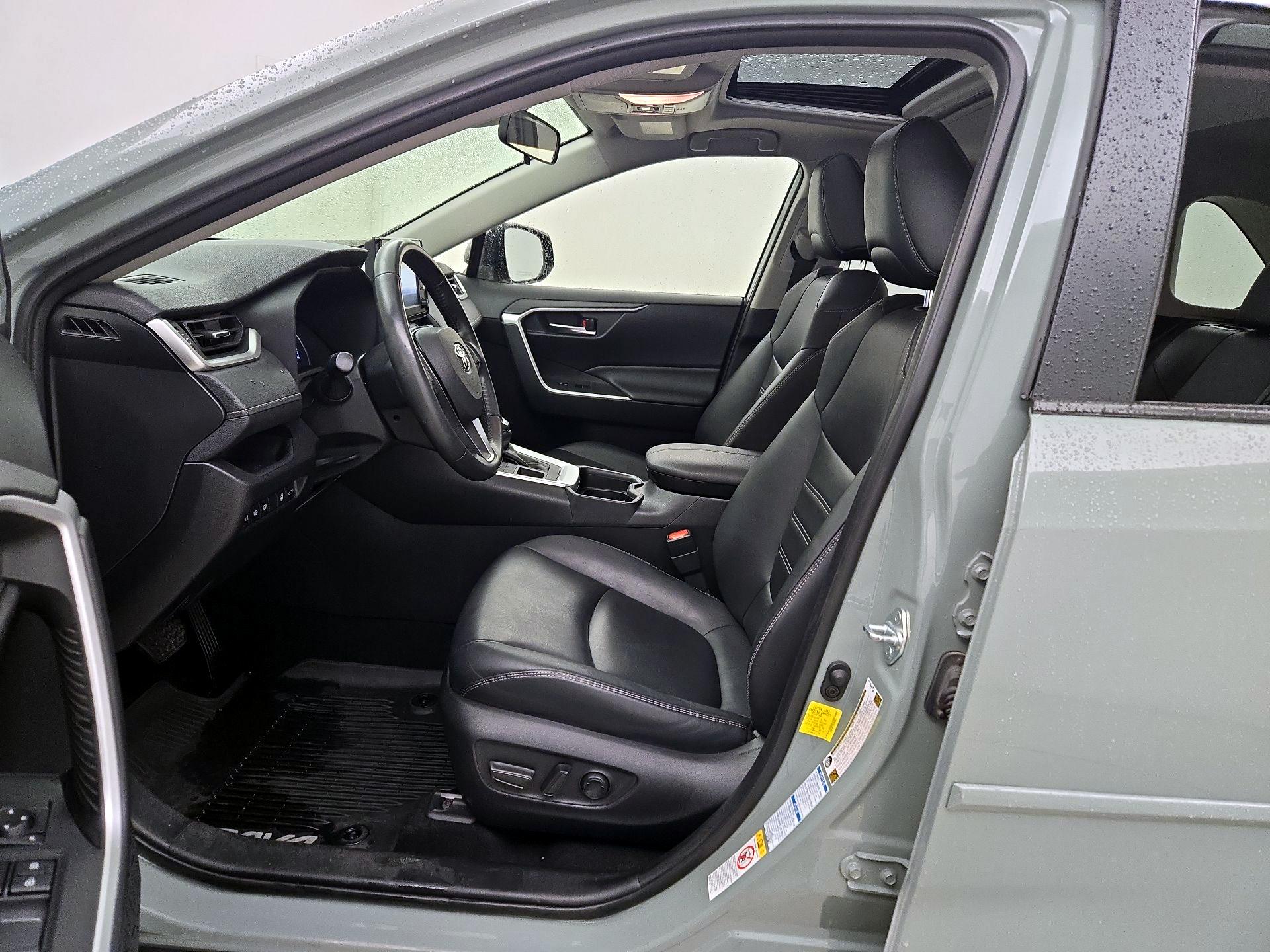 Thumbnail: 2019 Toyota RAV4 - 11