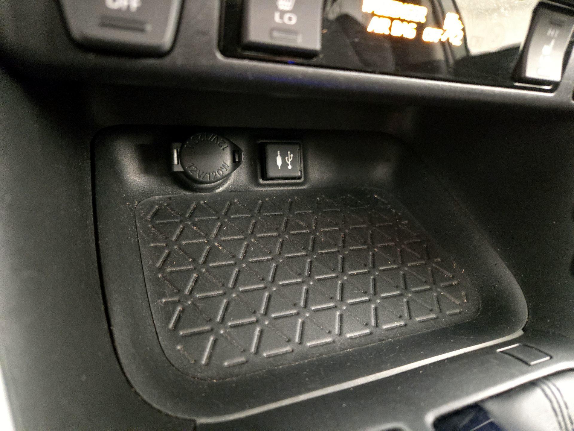 Thumbnail: 2019 Toyota RAV4 - 18