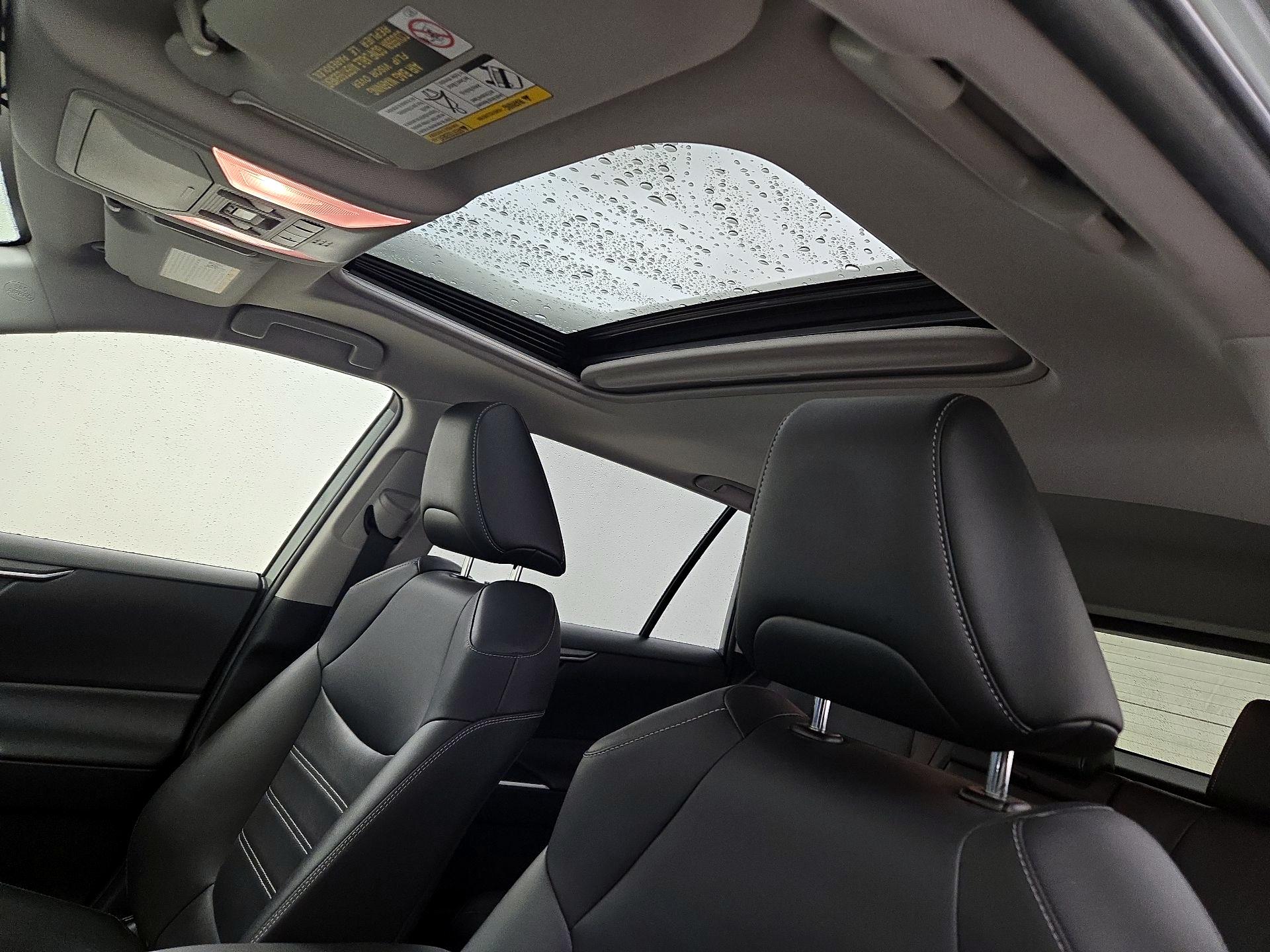 Thumbnail: 2019 Toyota RAV4 - 19