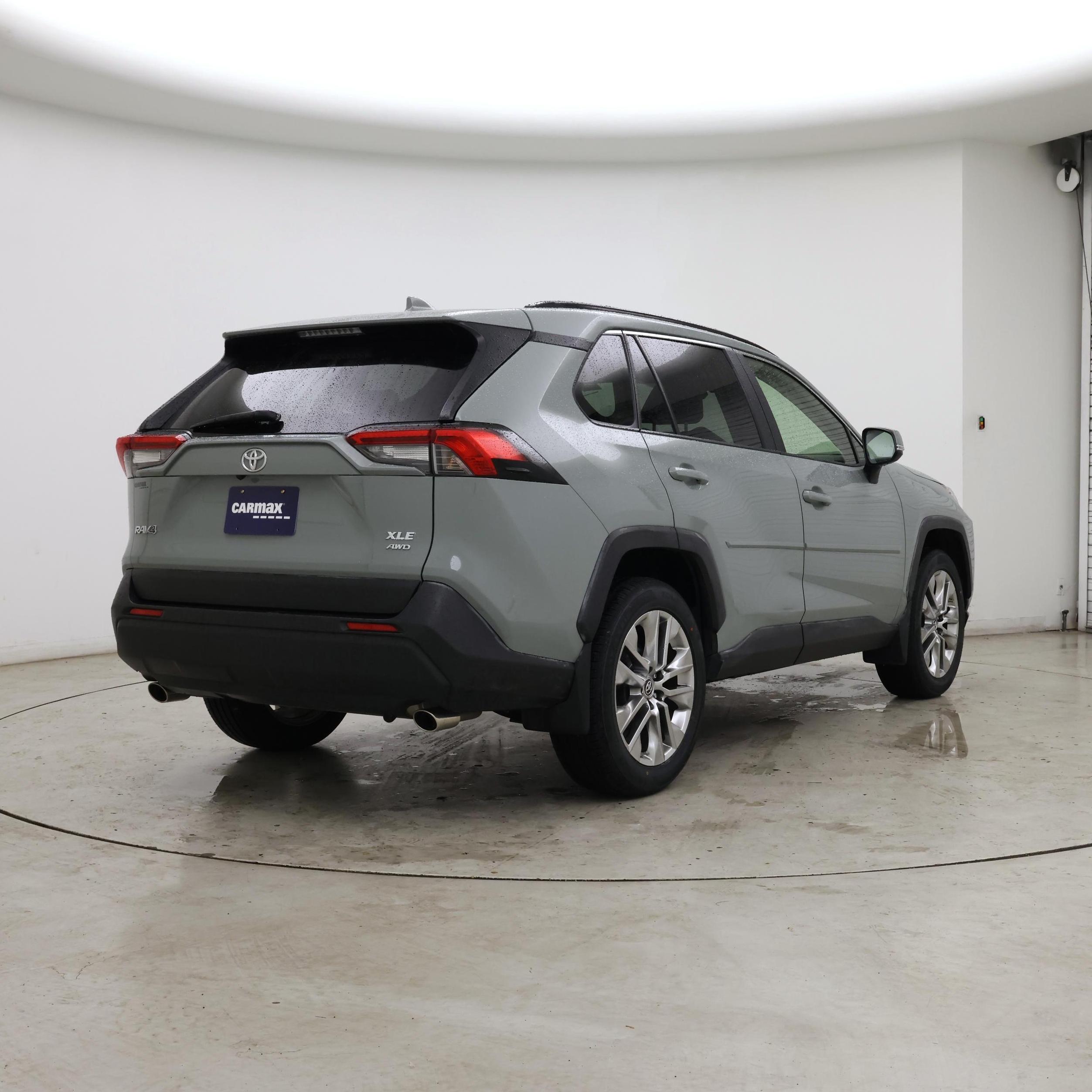 Thumbnail: 2019 Toyota RAV4 - 8