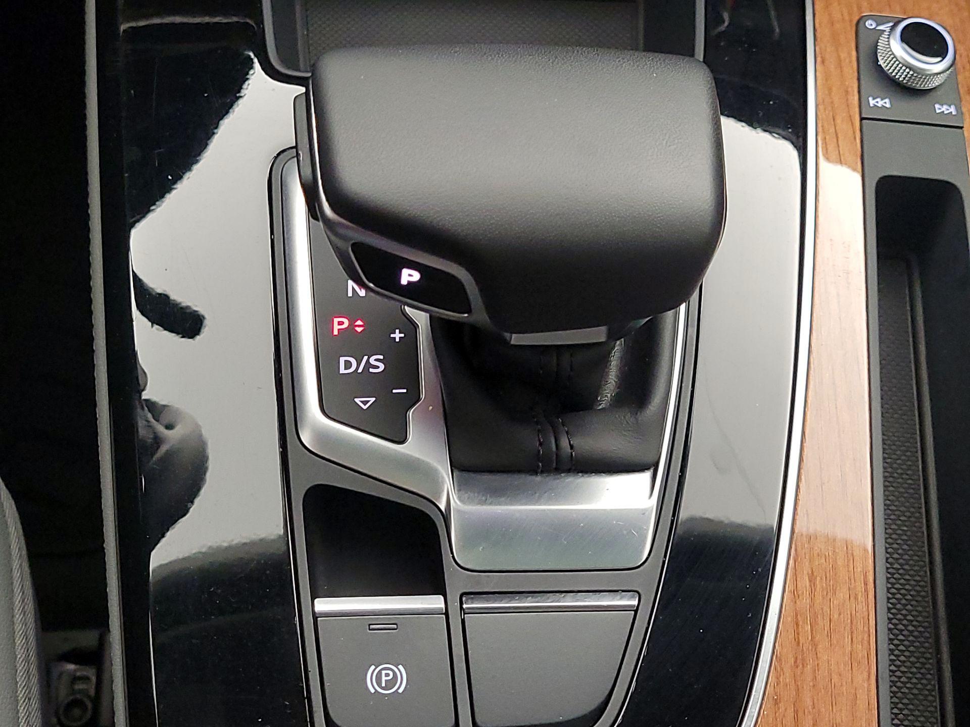 Thumbnail: 2023 Audi Q5 - 18