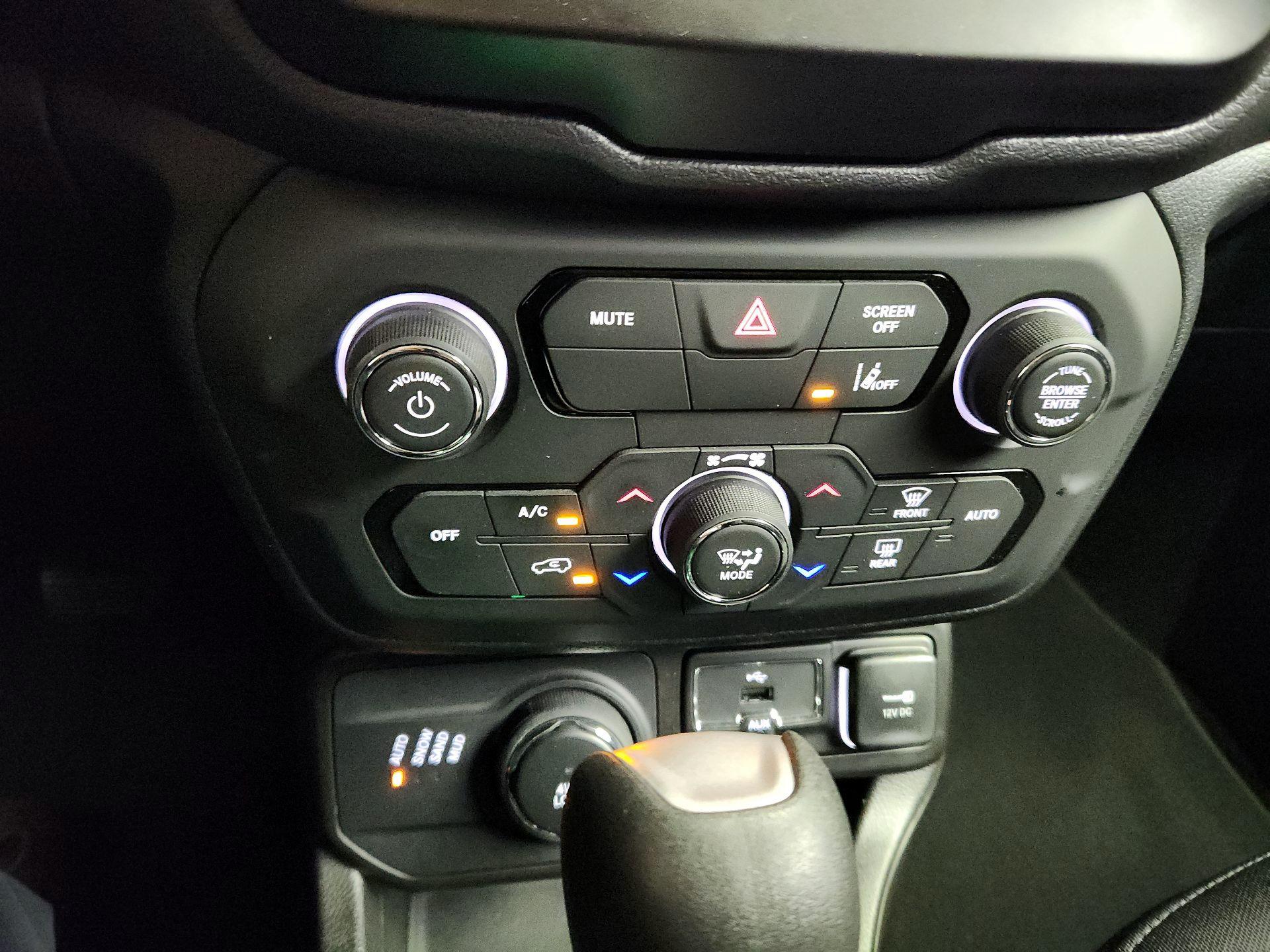 Thumbnail: 2021 Jeep Renegade - 16