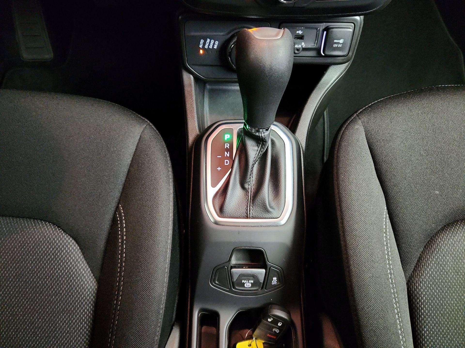 Thumbnail: 2021 Jeep Renegade - 17