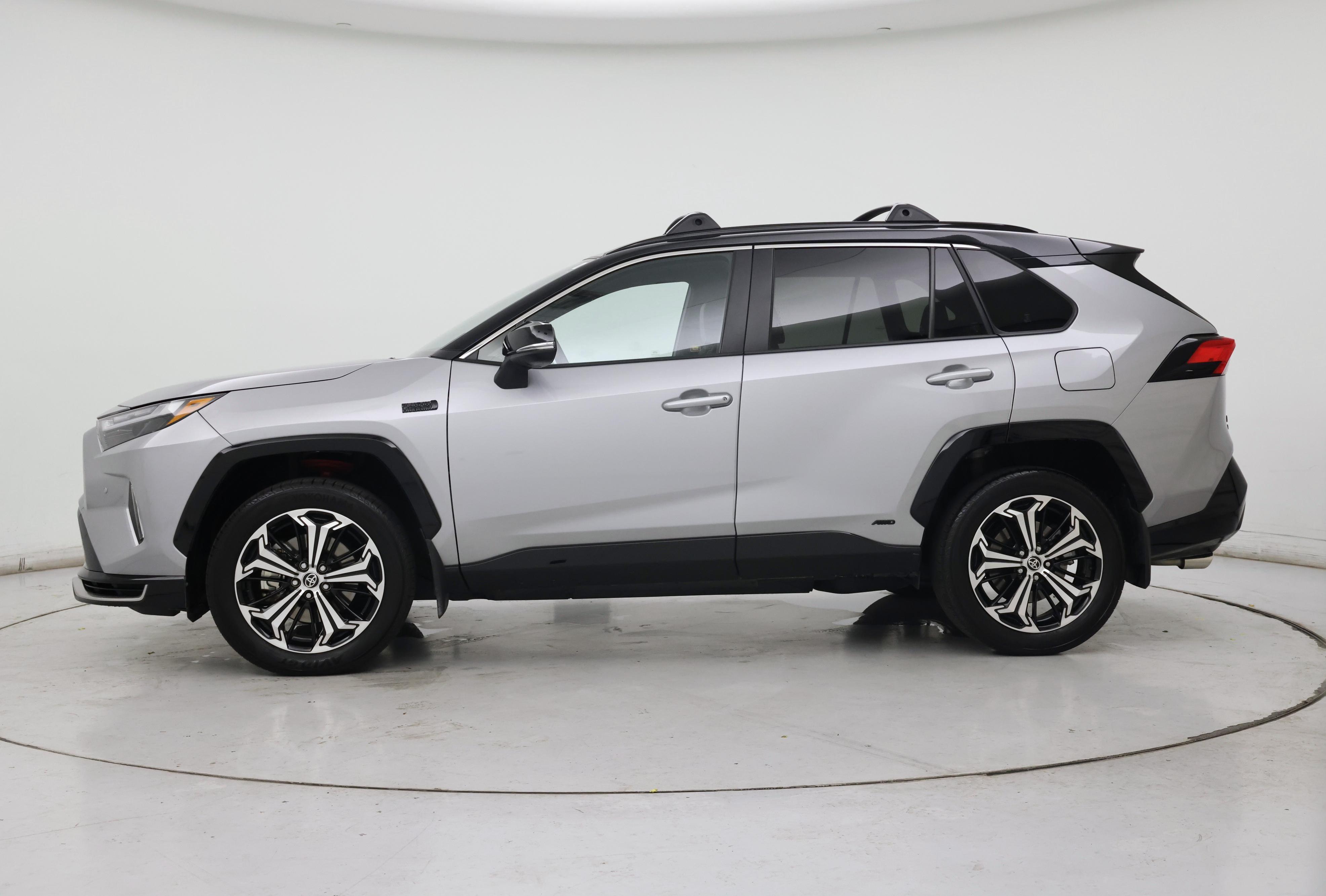 Thumbnail: 2022 Toyota RAV4 - 3