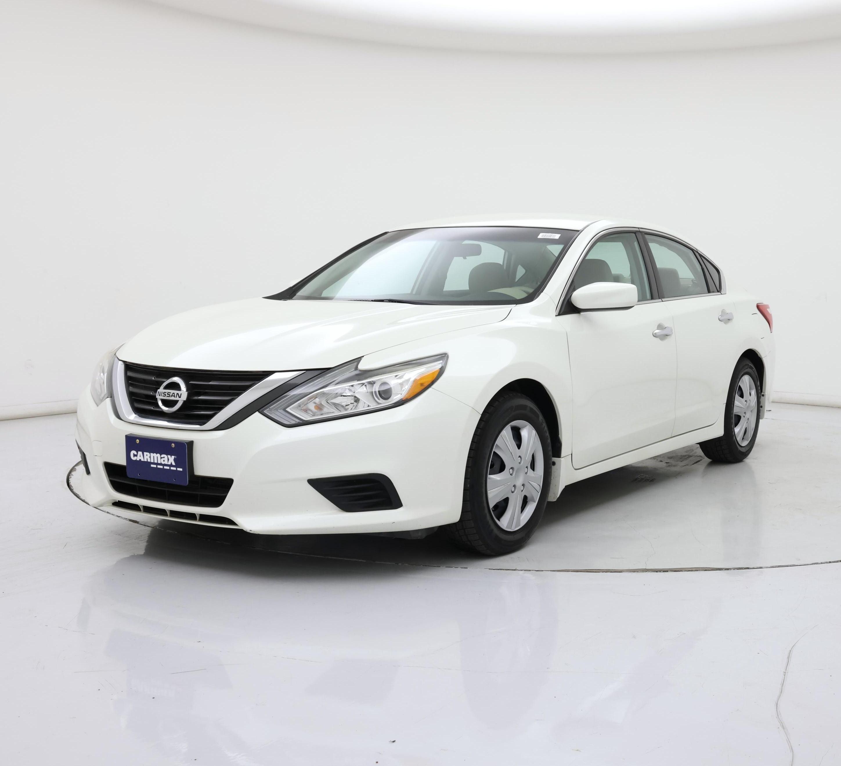Thumbnail: 2016 Nissan Altima - 4