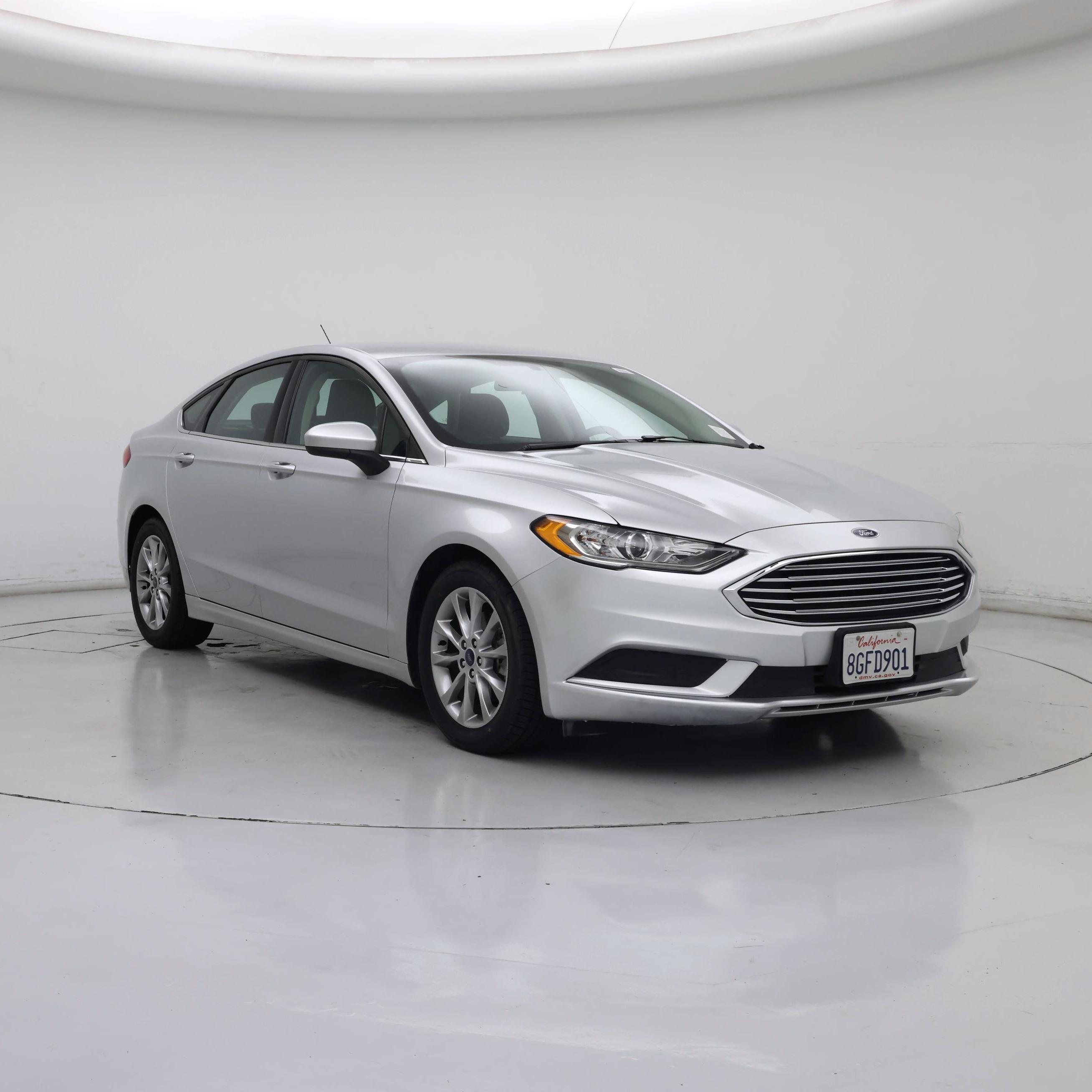 Silver 2017 Ford Fusion SE Sedan Front-Wheel Drive Automatic