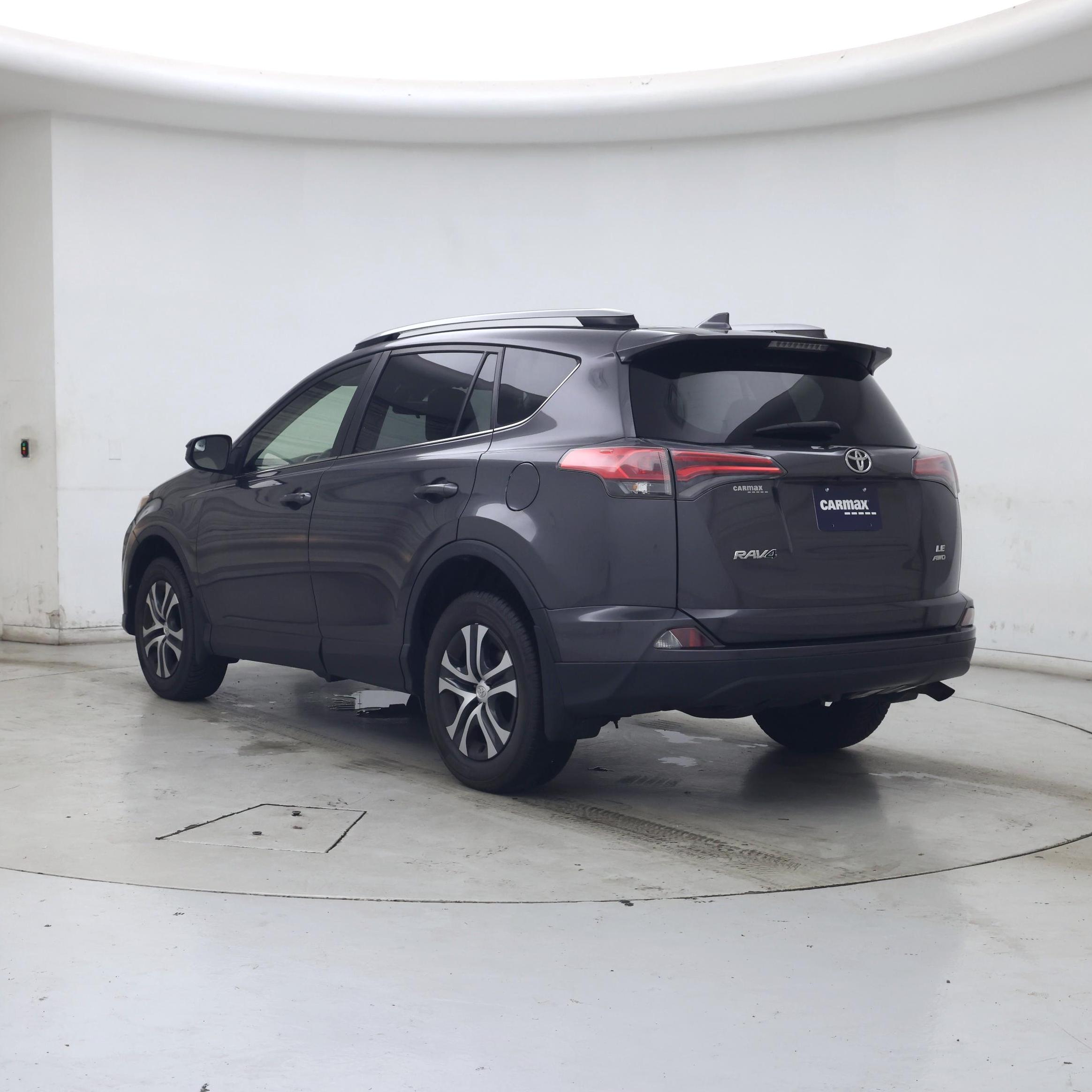 Thumbnail: 2017 Toyota RAV4 - 2