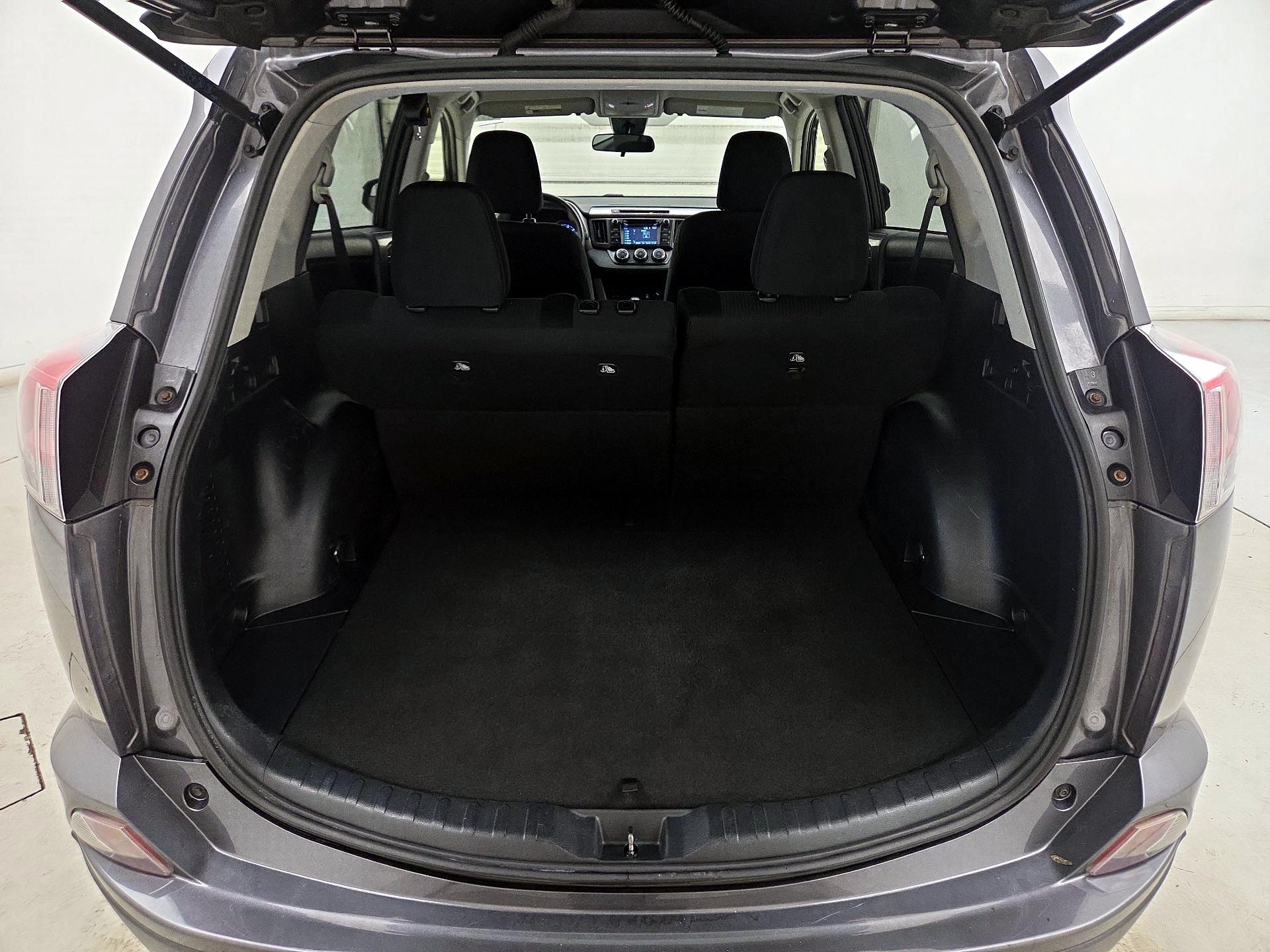 Thumbnail: 2017 Toyota RAV4 - 20