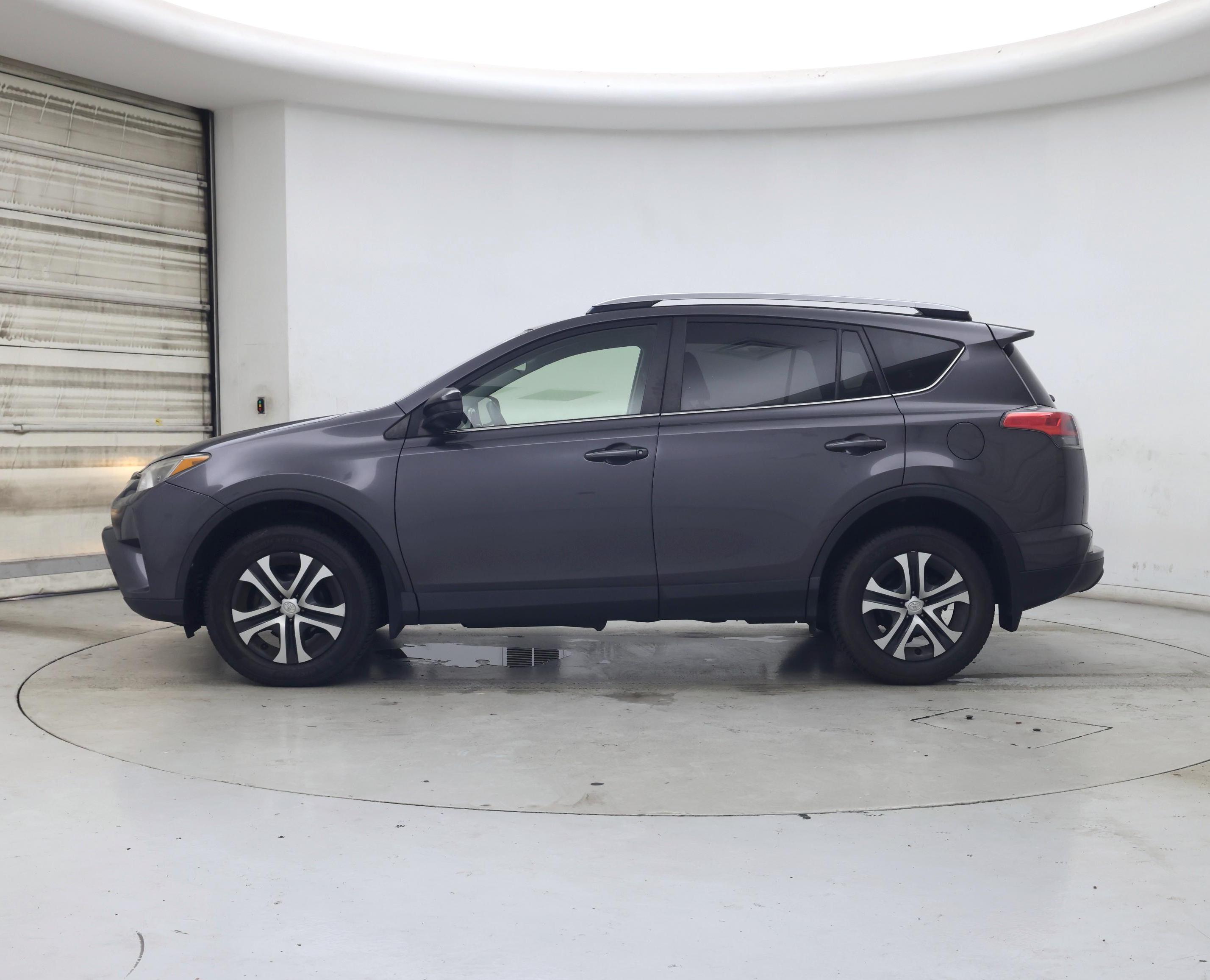 Thumbnail: 2017 Toyota RAV4 - 3