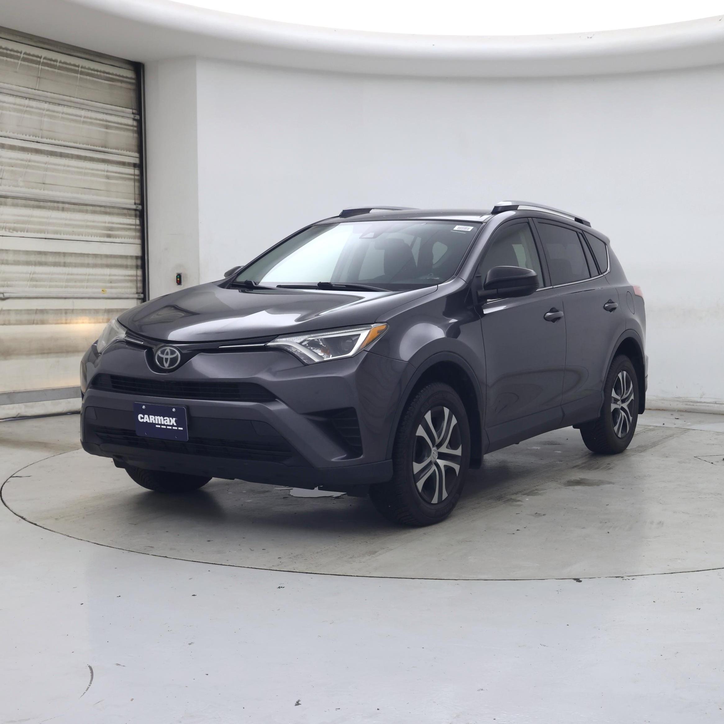 Thumbnail: 2017 Toyota RAV4 - 4