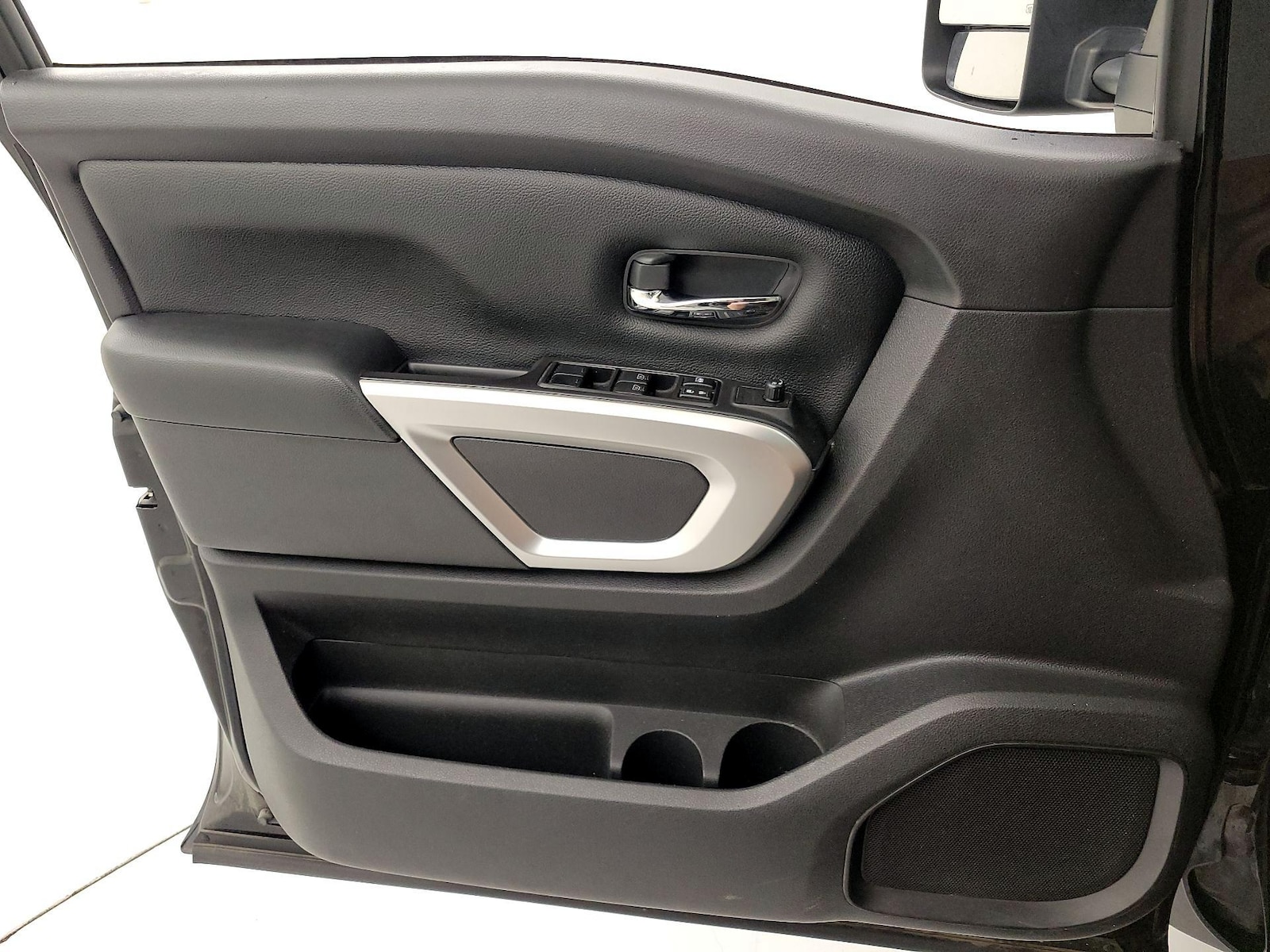 2021 Nissan Titan SV - Photo 13