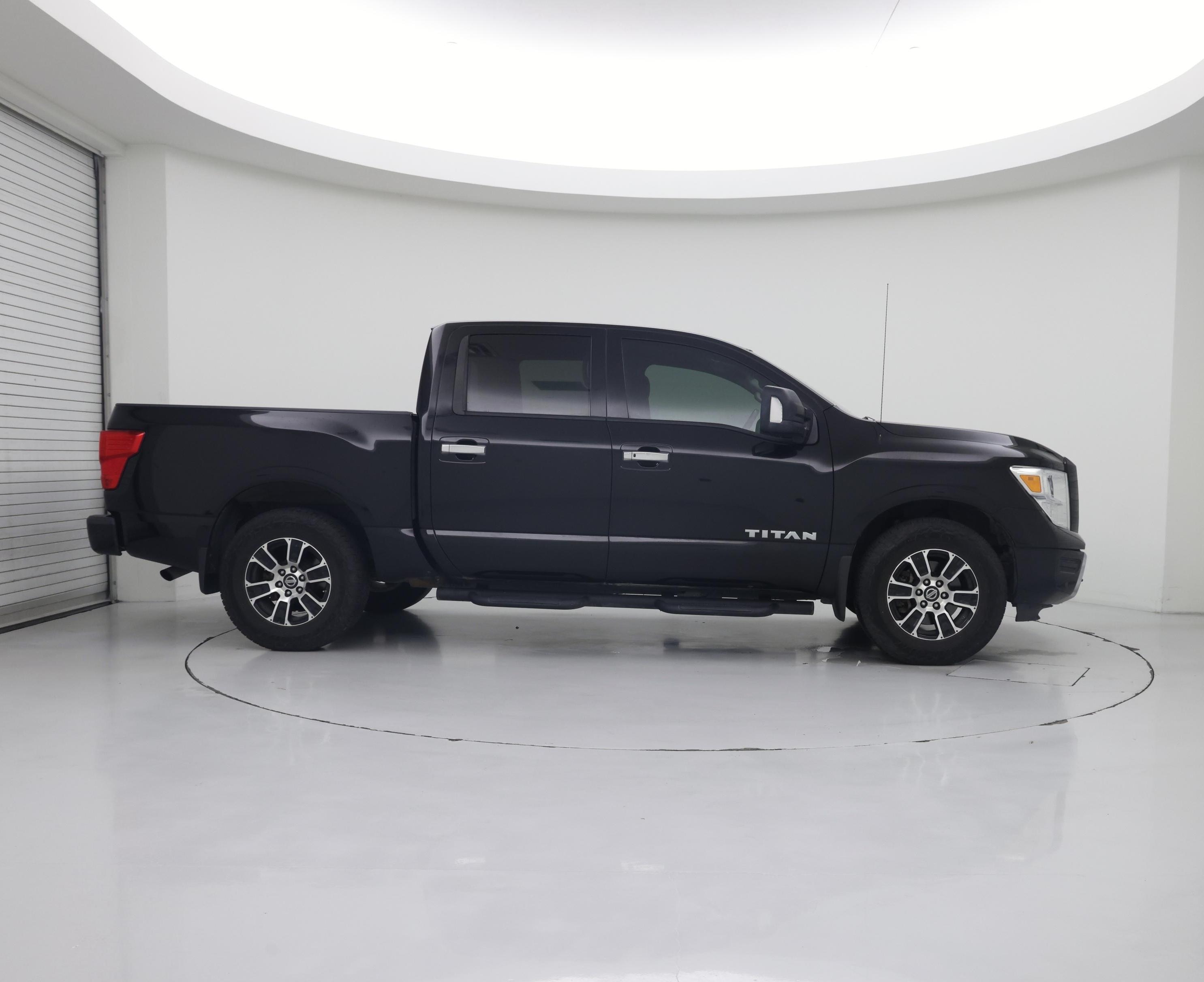 Thumbnail: 2021 Nissan Titan - 7