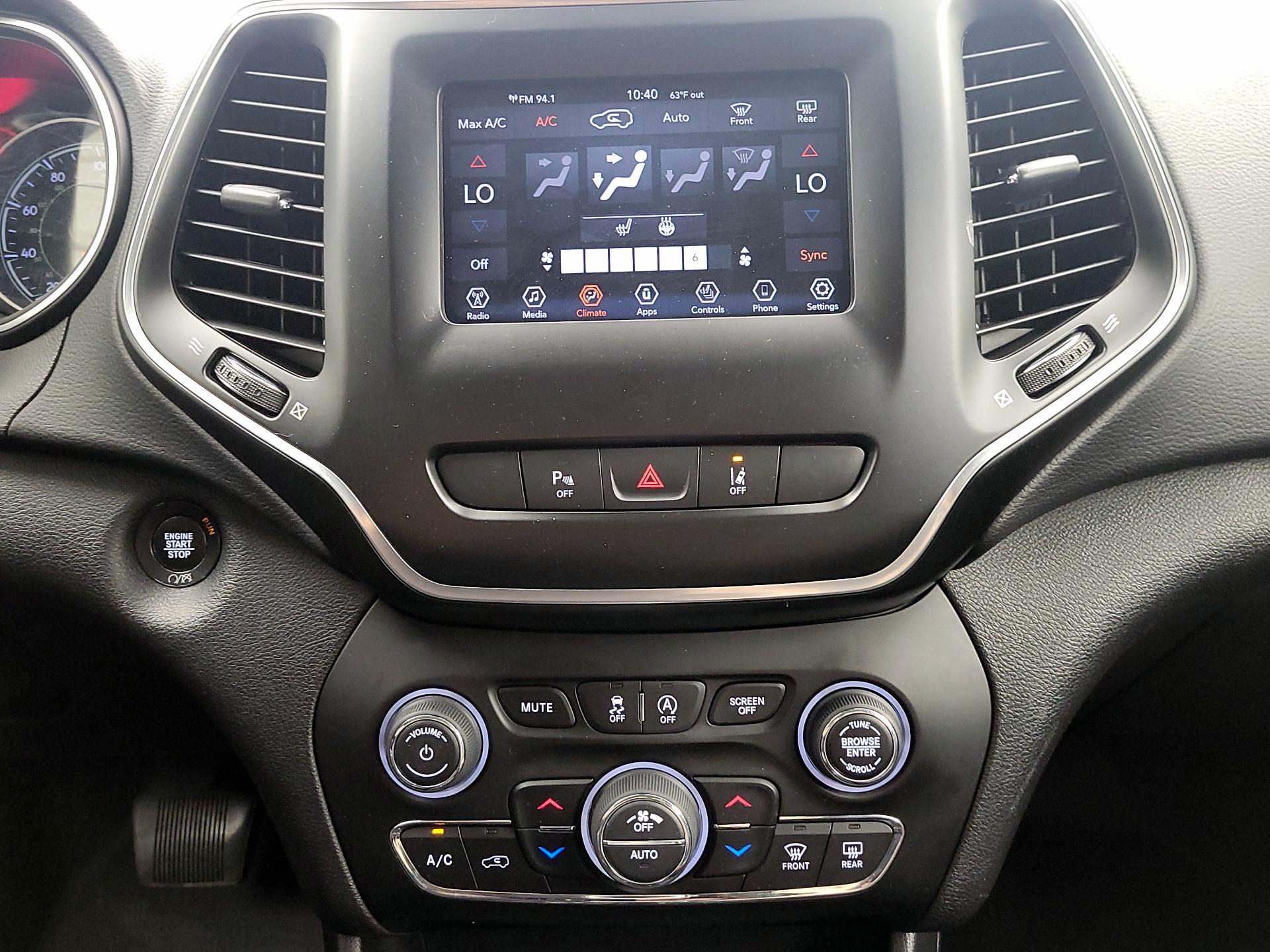 Thumbnail: 2020 Jeep Cherokee - 16