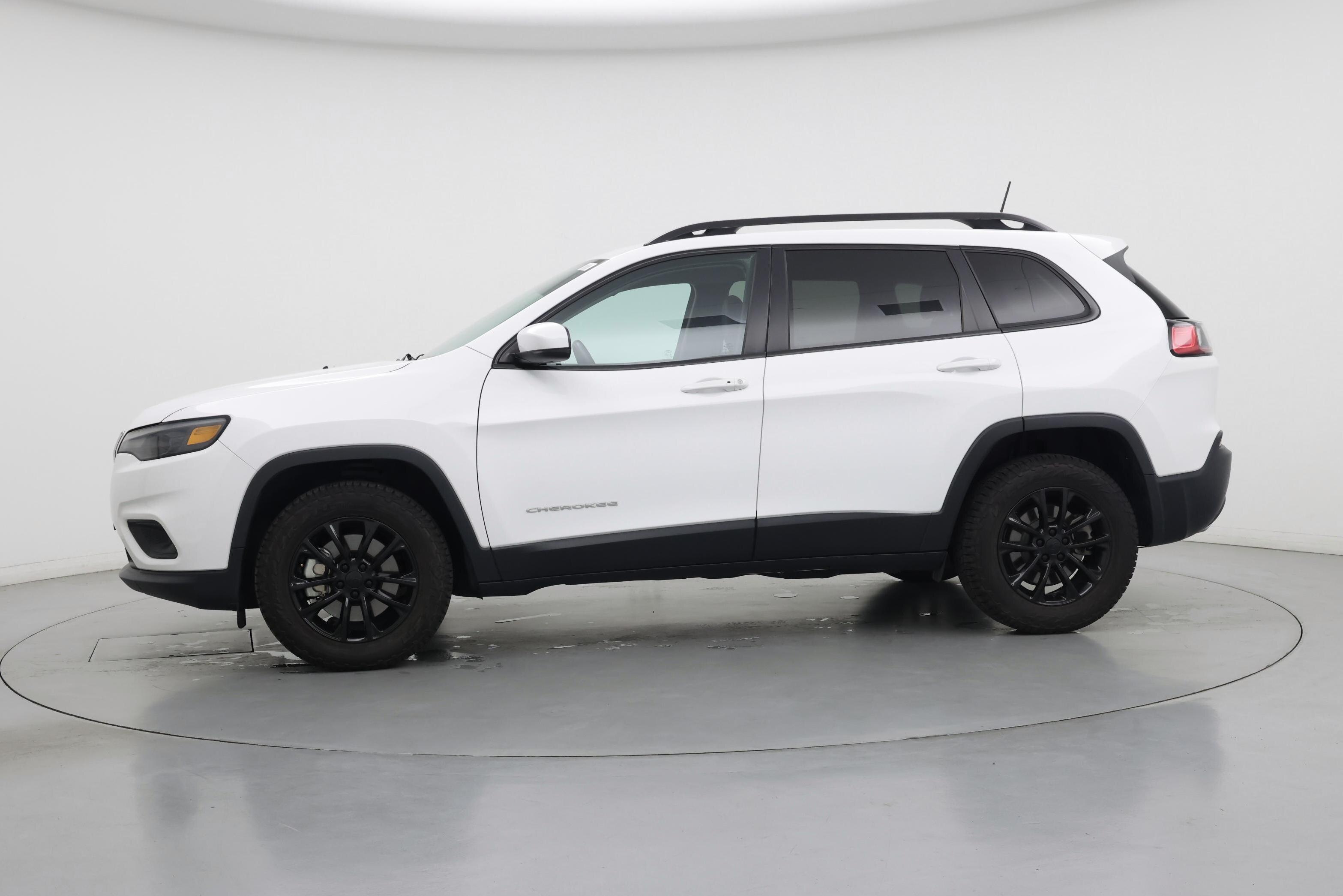 Thumbnail: 2020 Jeep Cherokee - 3