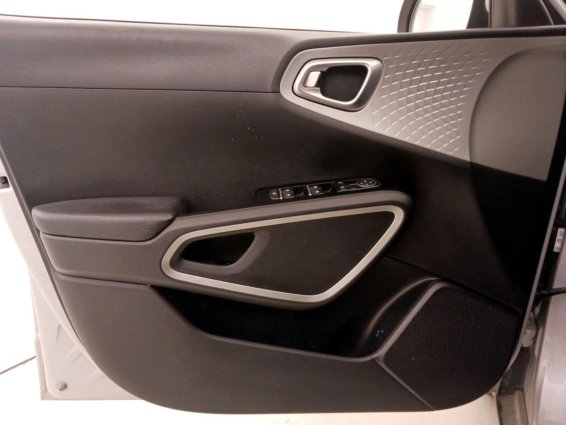 Thumbnail: 2021 Kia Soul - 12