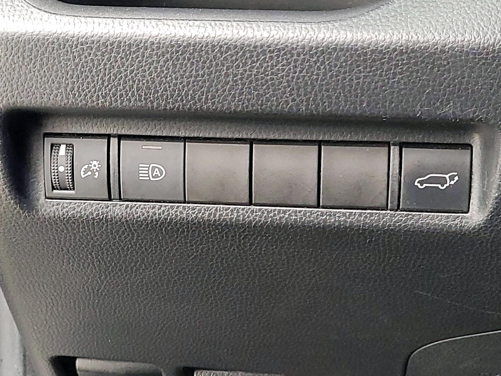 Thumbnail: 2020 Toyota RAV4 - 13