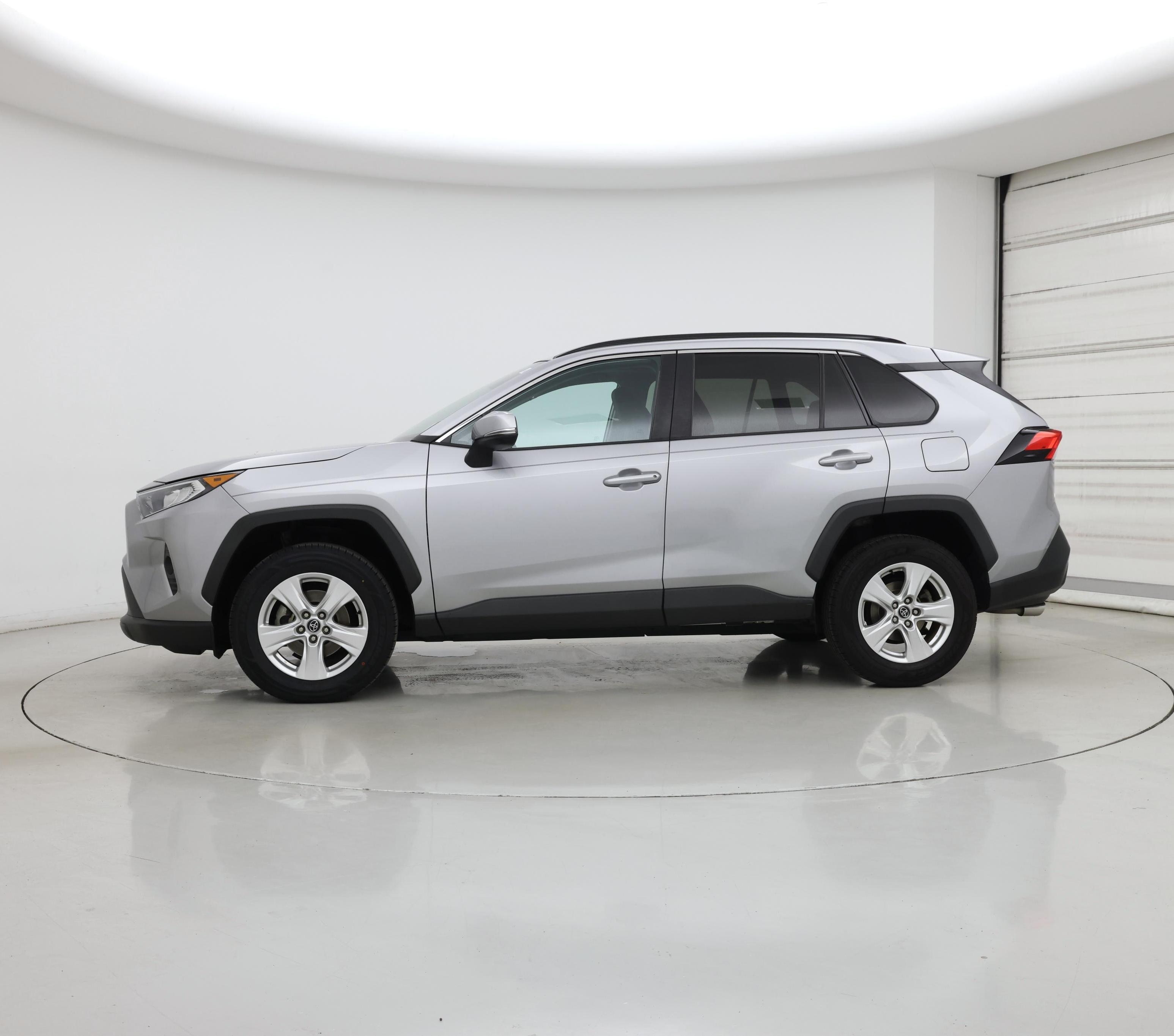 Thumbnail: 2020 Toyota RAV4 - 3