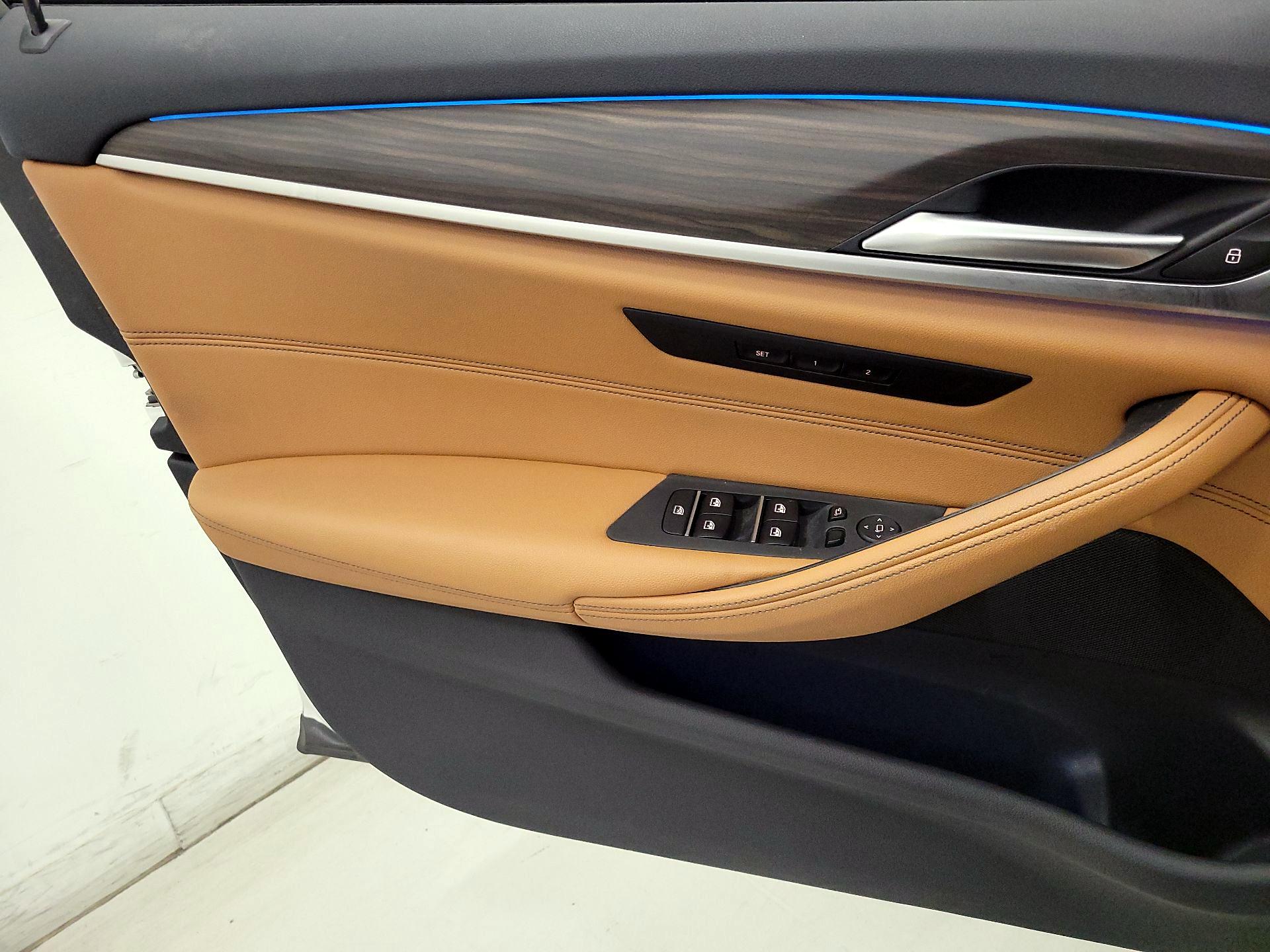 Thumbnail: 2021 BMW 5 Series - 12