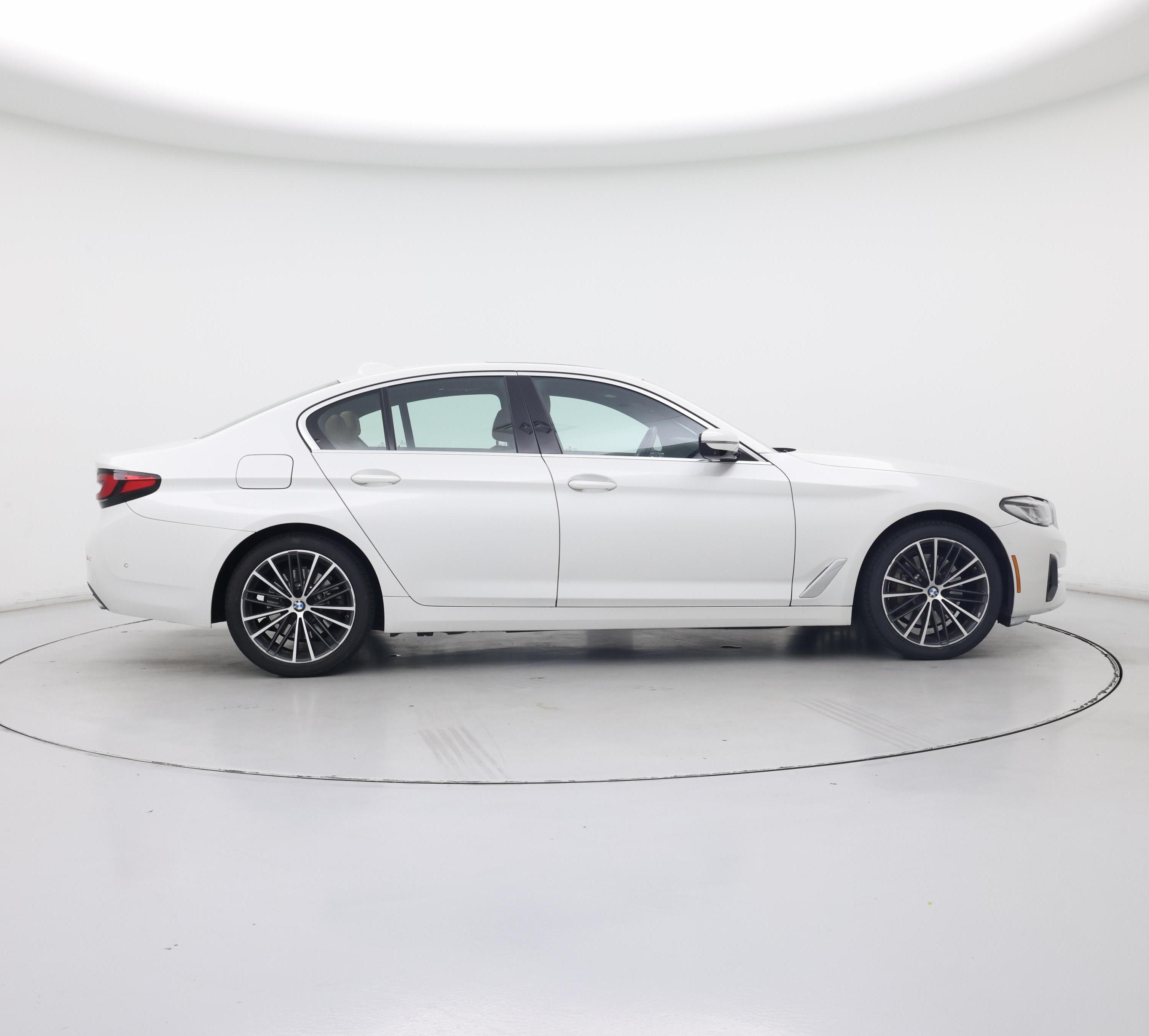 Thumbnail: 2021 BMW 5 Series - 7