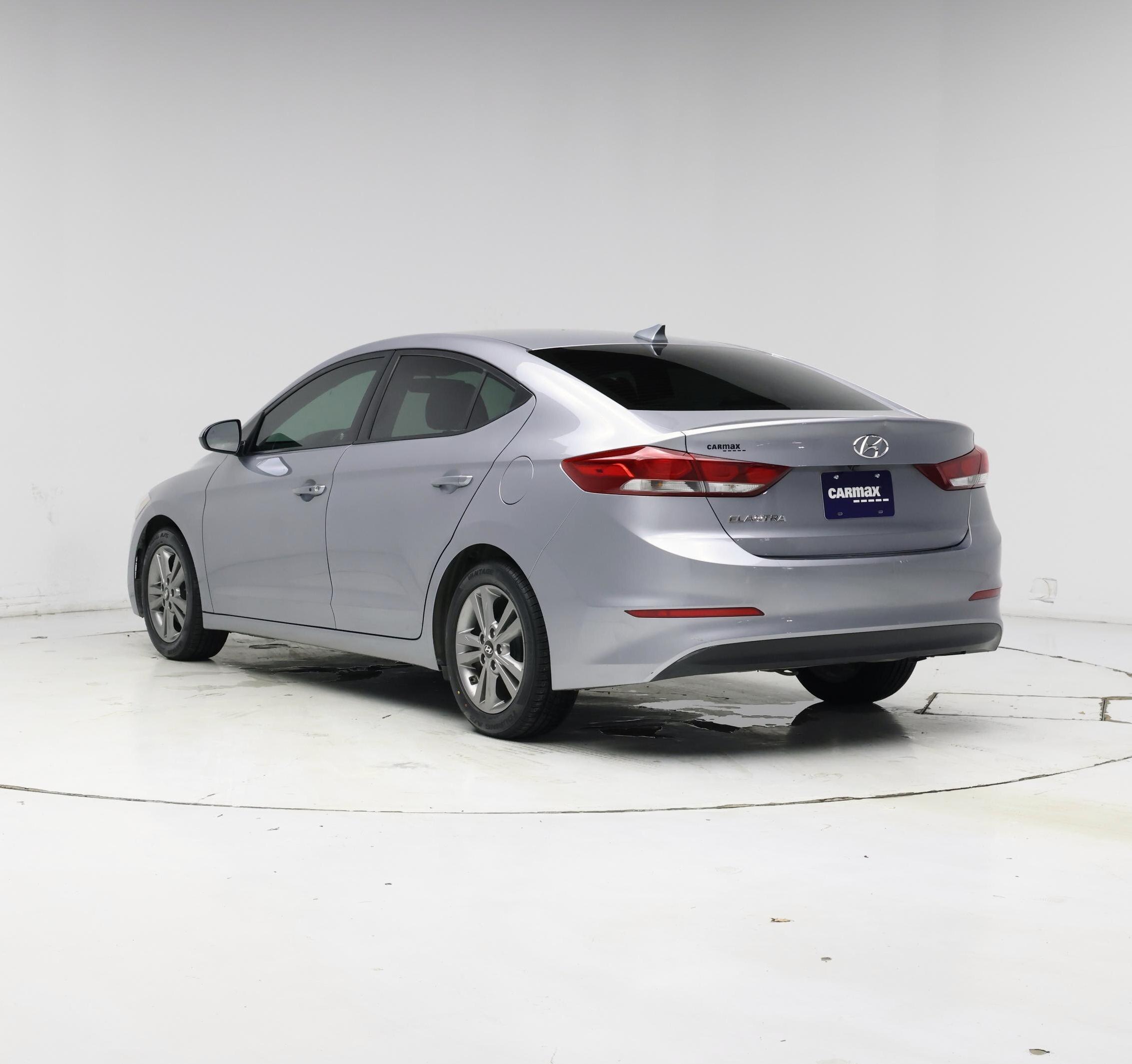 Thumbnail: 2017 Hyundai Elantra - 2