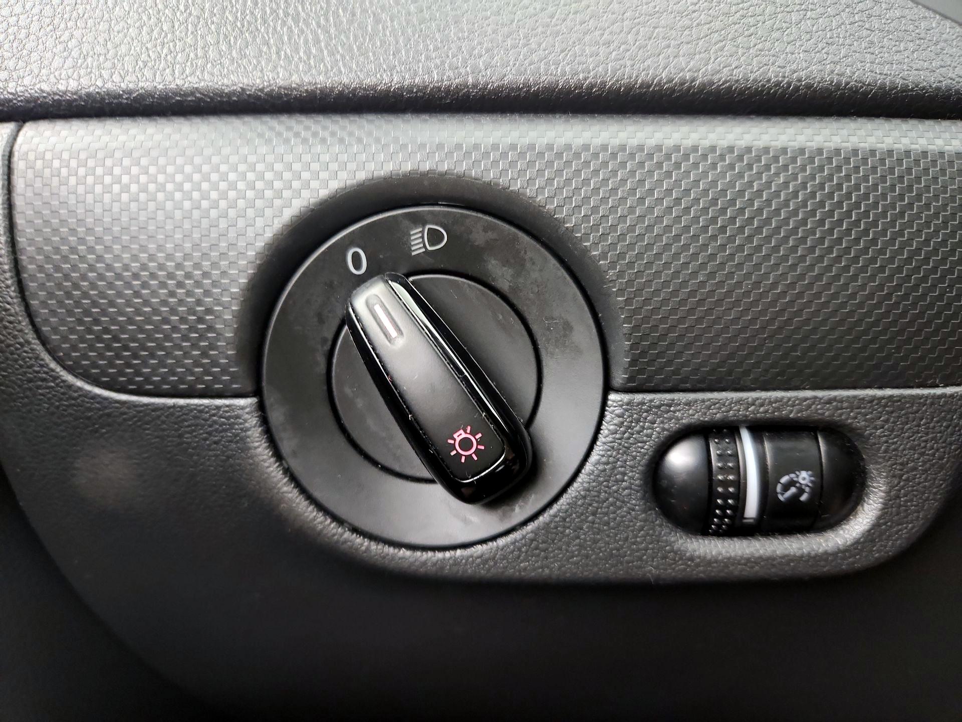 Thumbnail: 2016 Volkswagen Jetta - 13