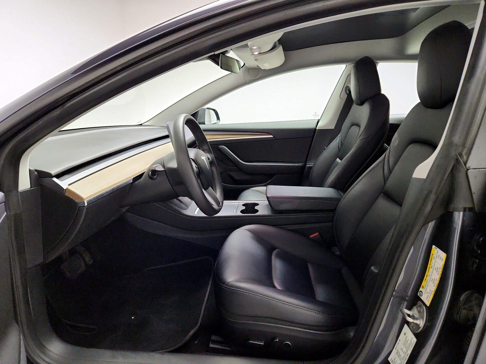 Thumbnail: 2022 Tesla Model 3 - 11
