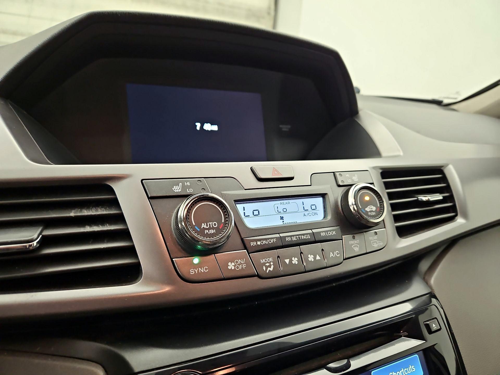 Thumbnail: 2014 Honda Odyssey - 16