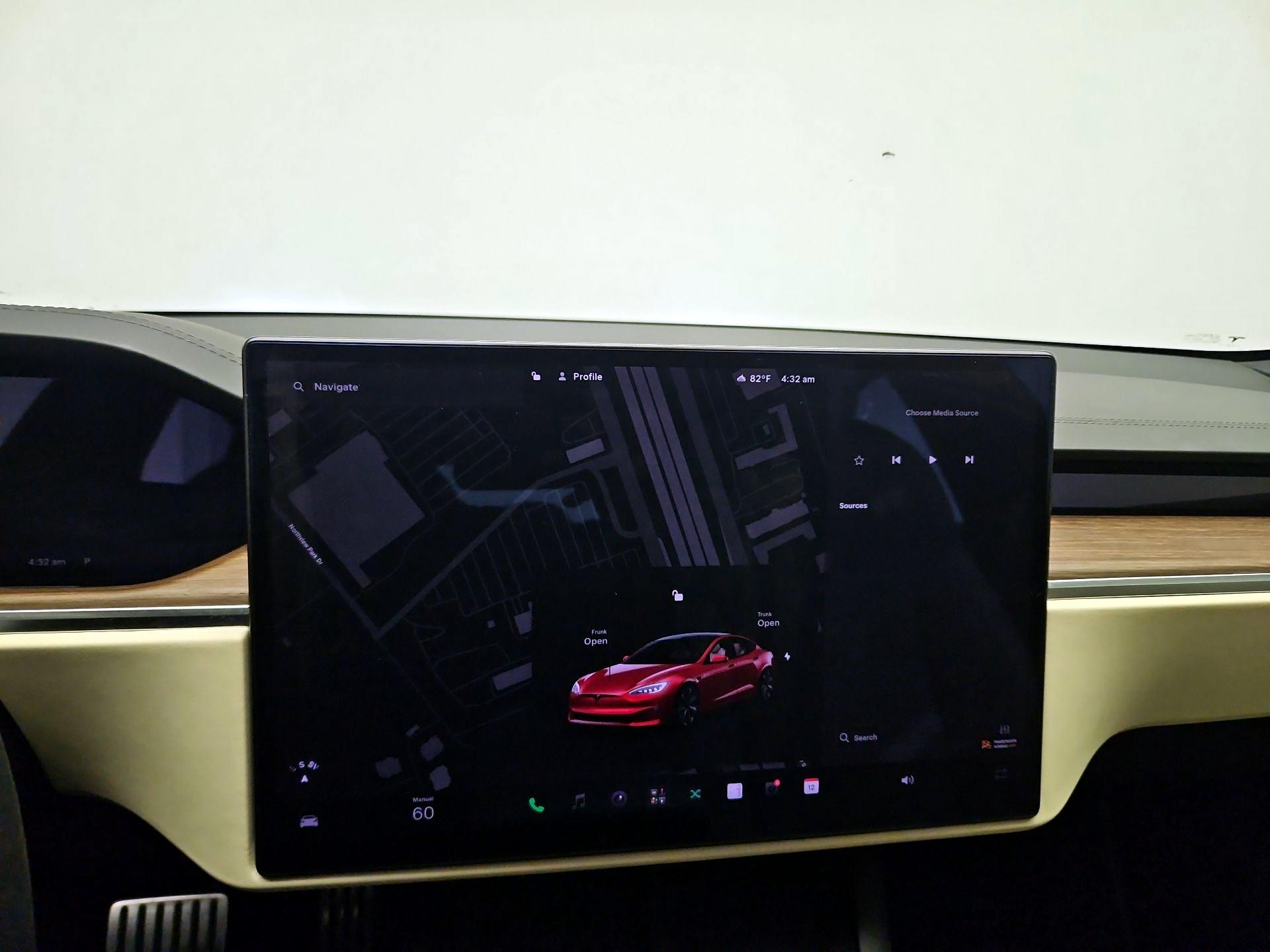Thumbnail: 2022 Tesla Model S - 13