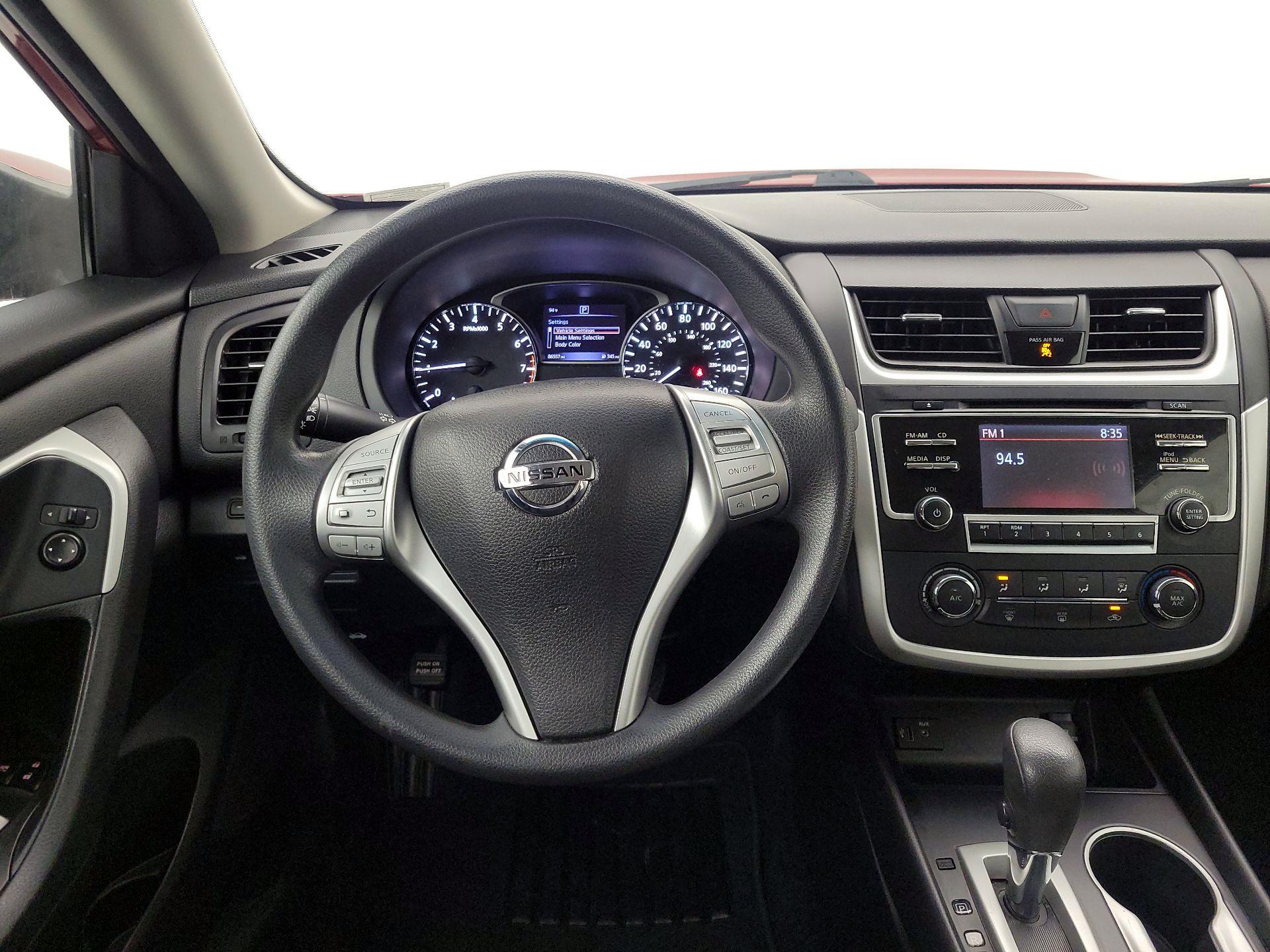 Thumbnail: 2017 Nissan Altima - 10