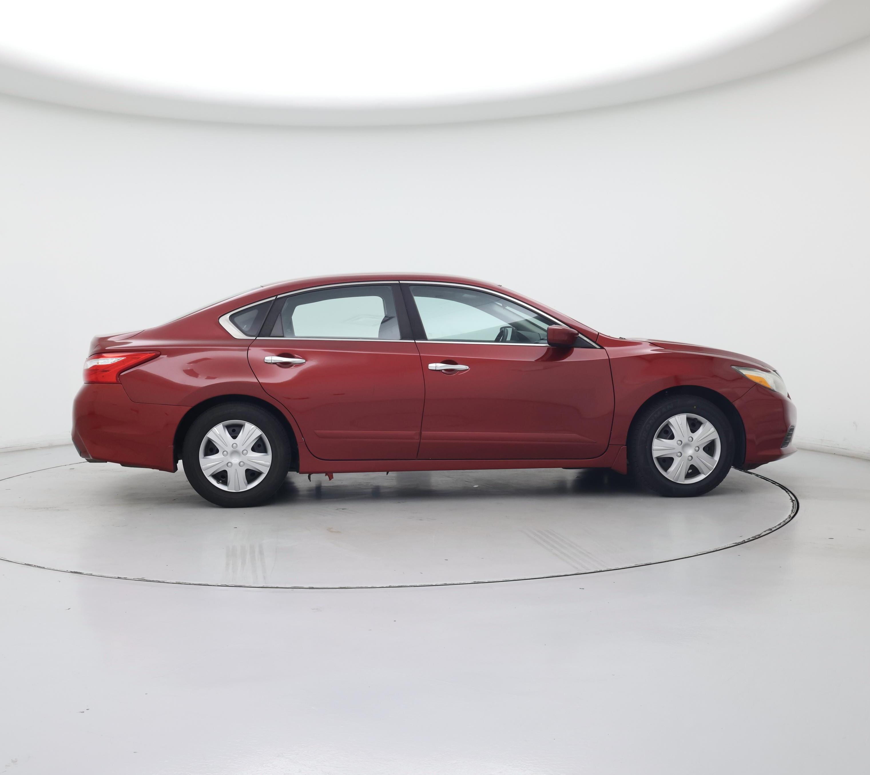 Thumbnail: 2017 Nissan Altima - 7