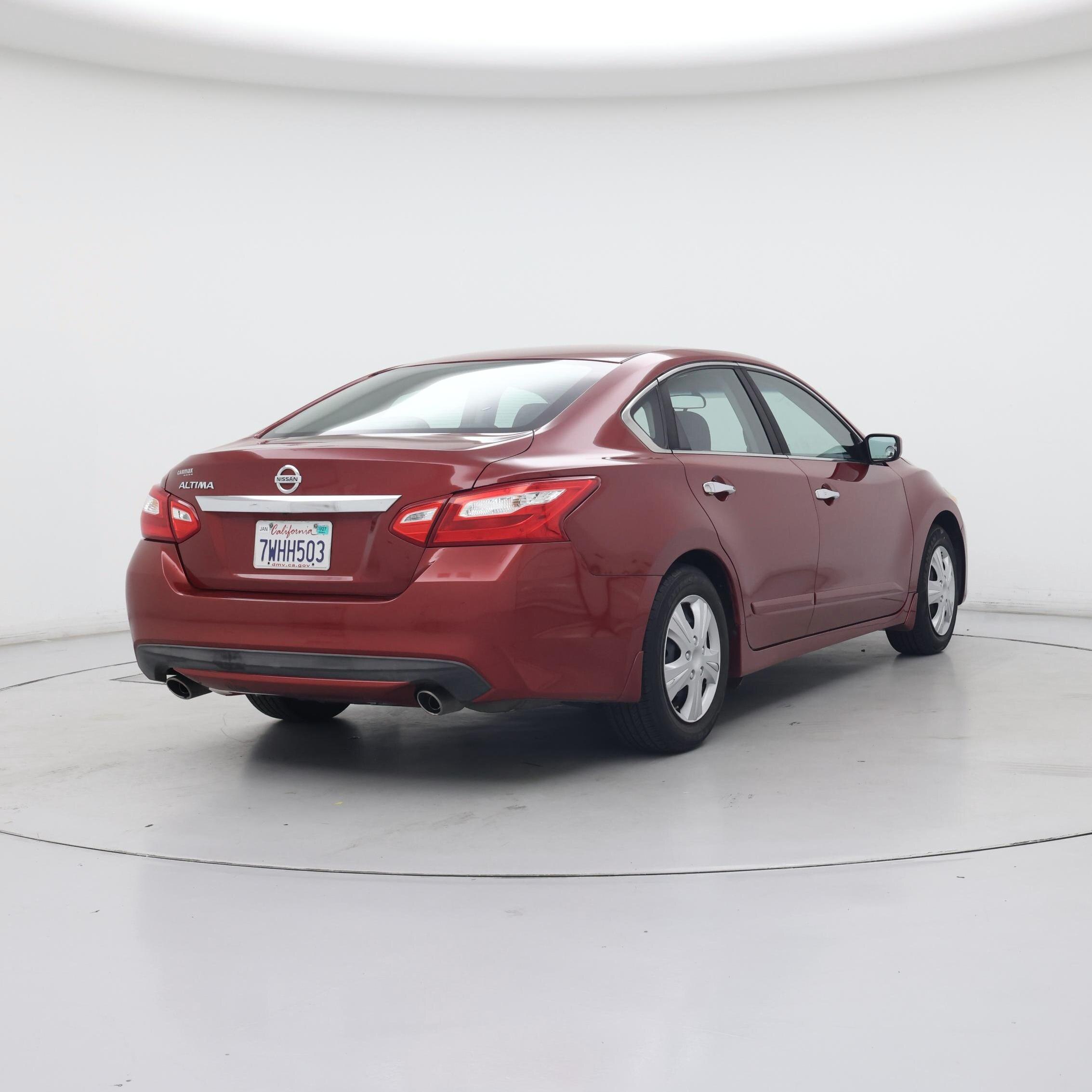 Thumbnail: 2017 Nissan Altima - 8