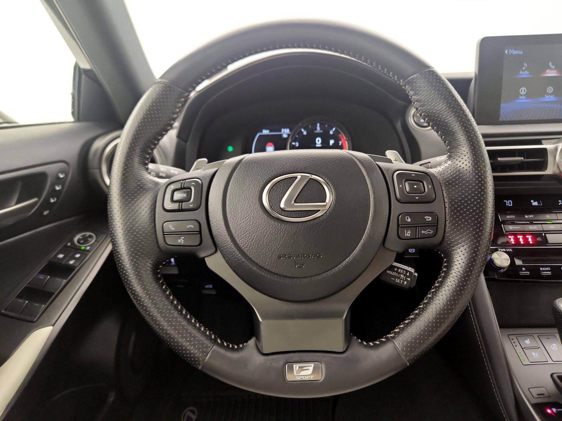Thumbnail: 2022 Lexus IS - 10