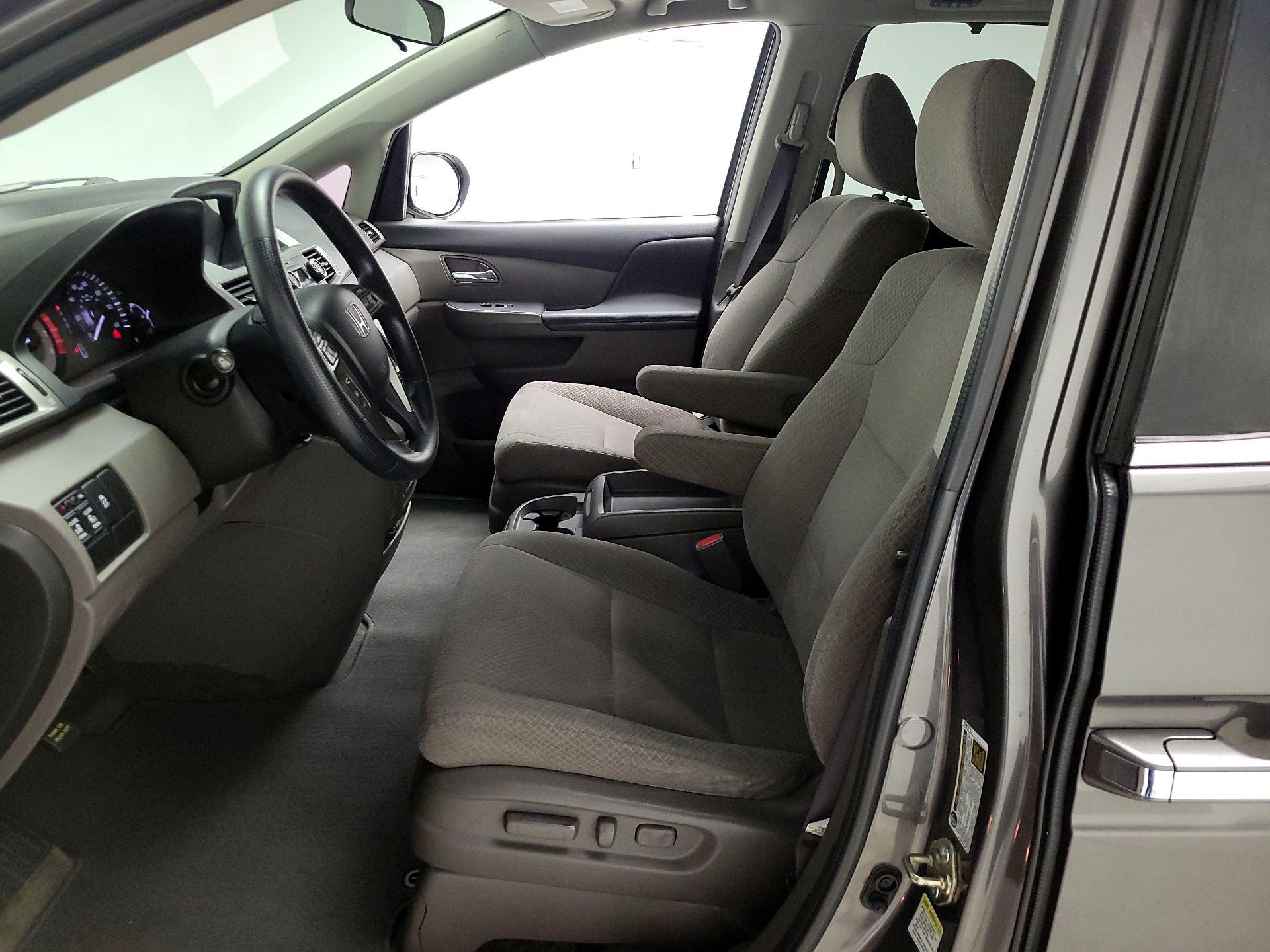 Thumbnail: 2016 Honda Odyssey - 11