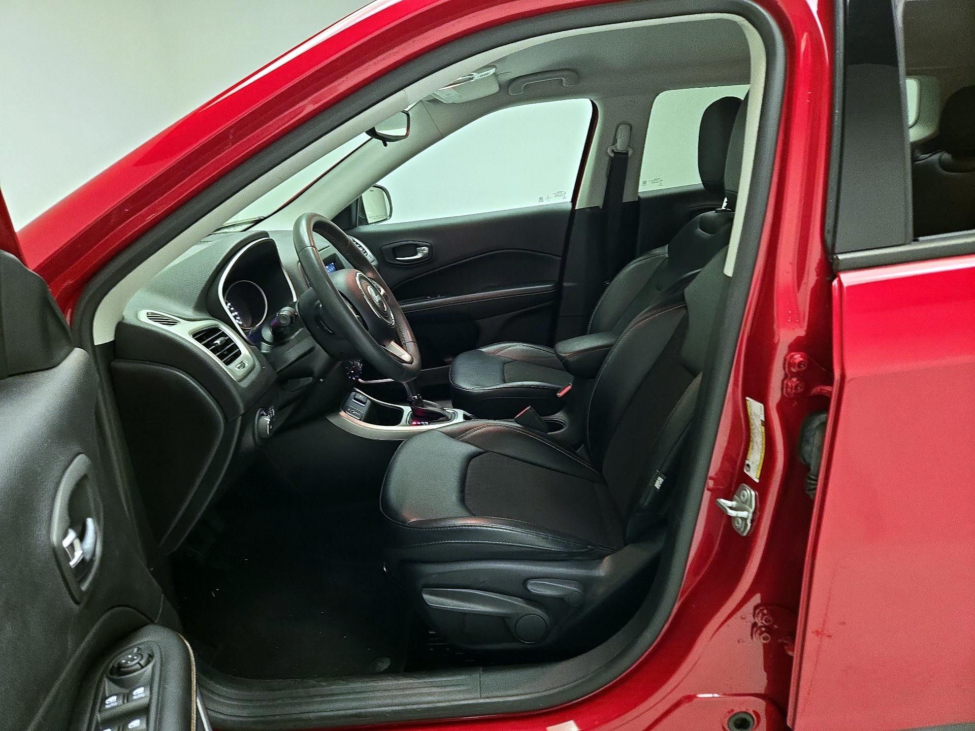 Thumbnail: 2021 Jeep Compass - 11