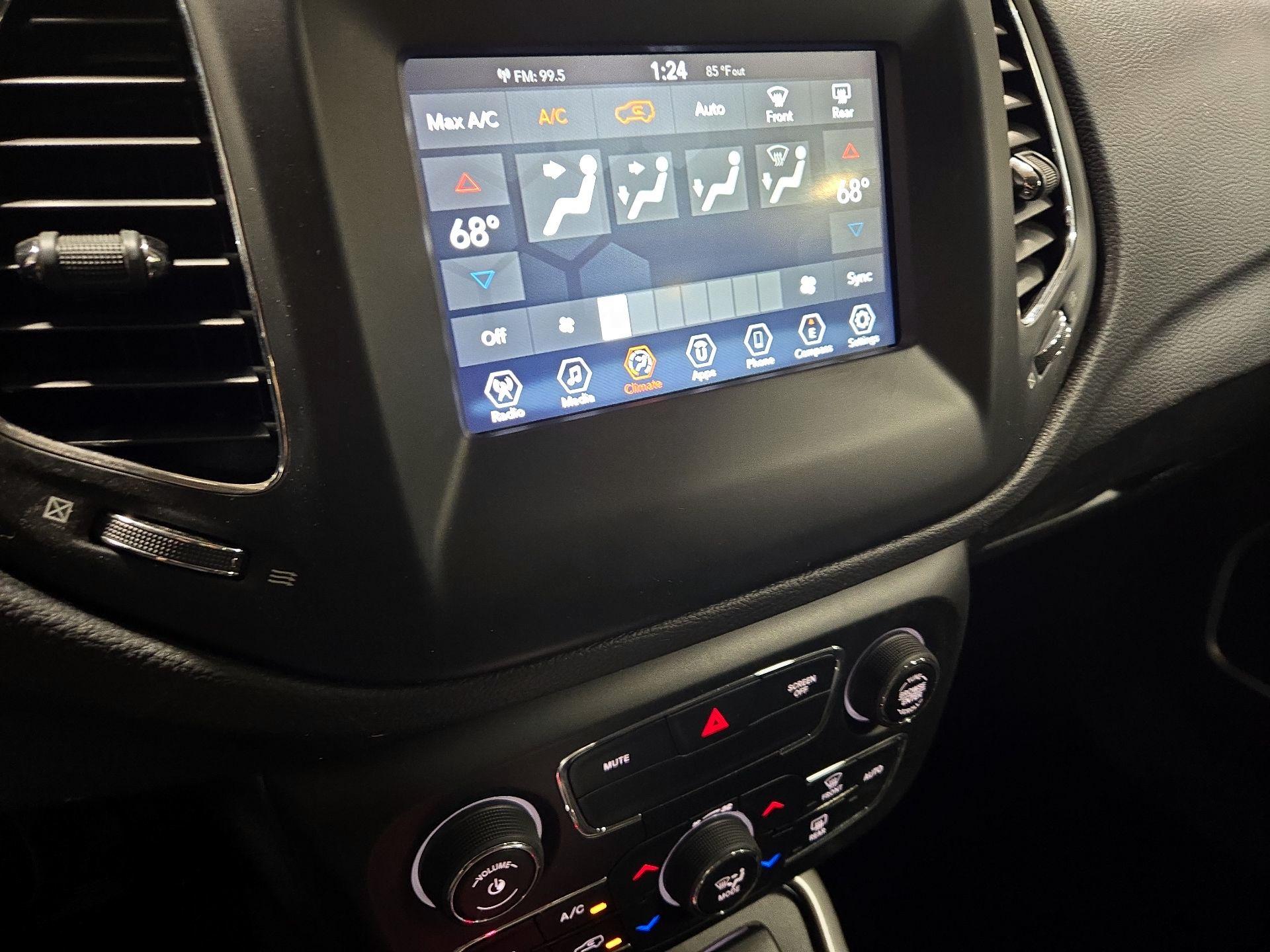 Thumbnail: 2021 Jeep Compass - 16