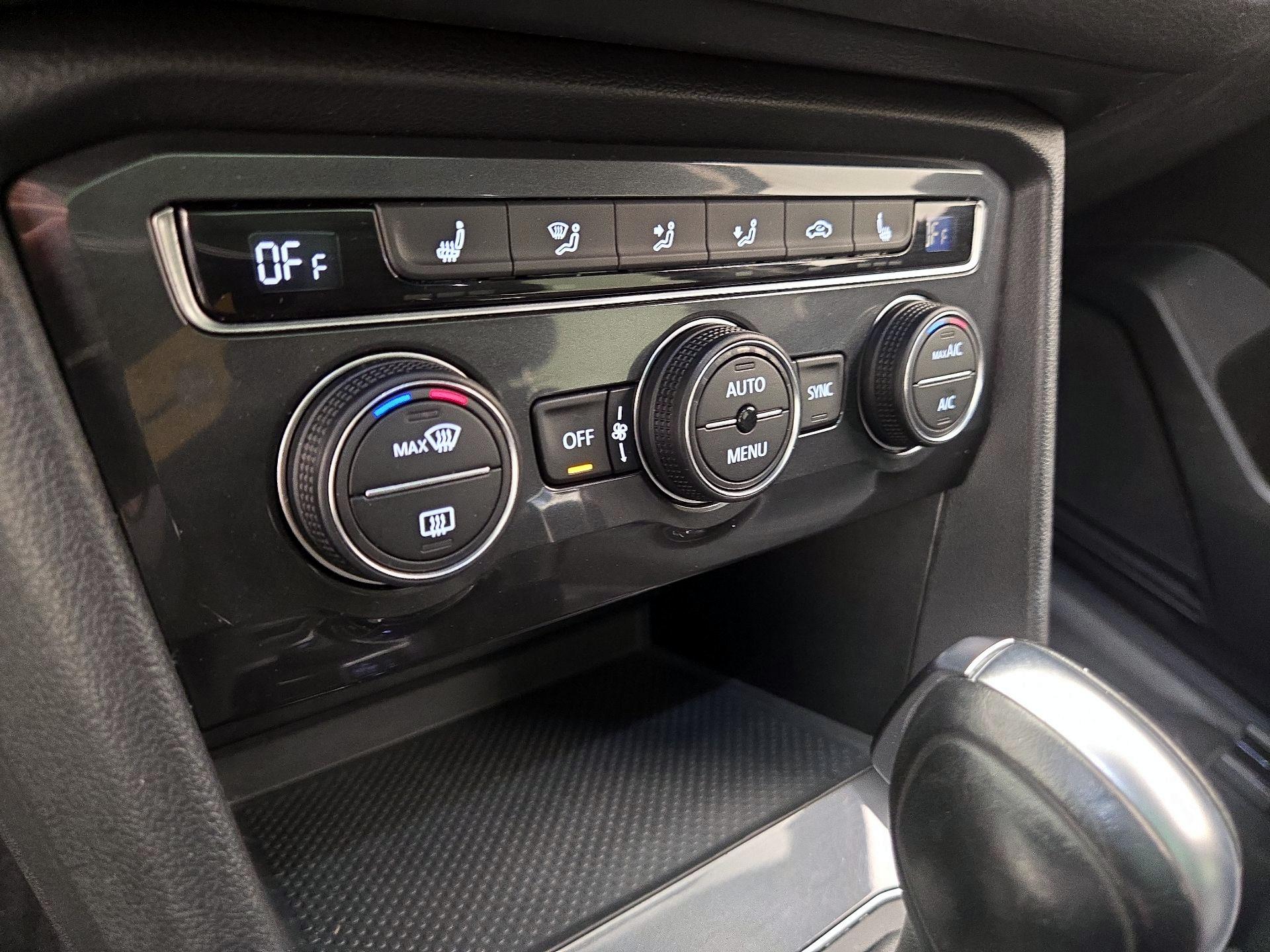 Thumbnail: 2019 Volkswagen Tiguan - 16