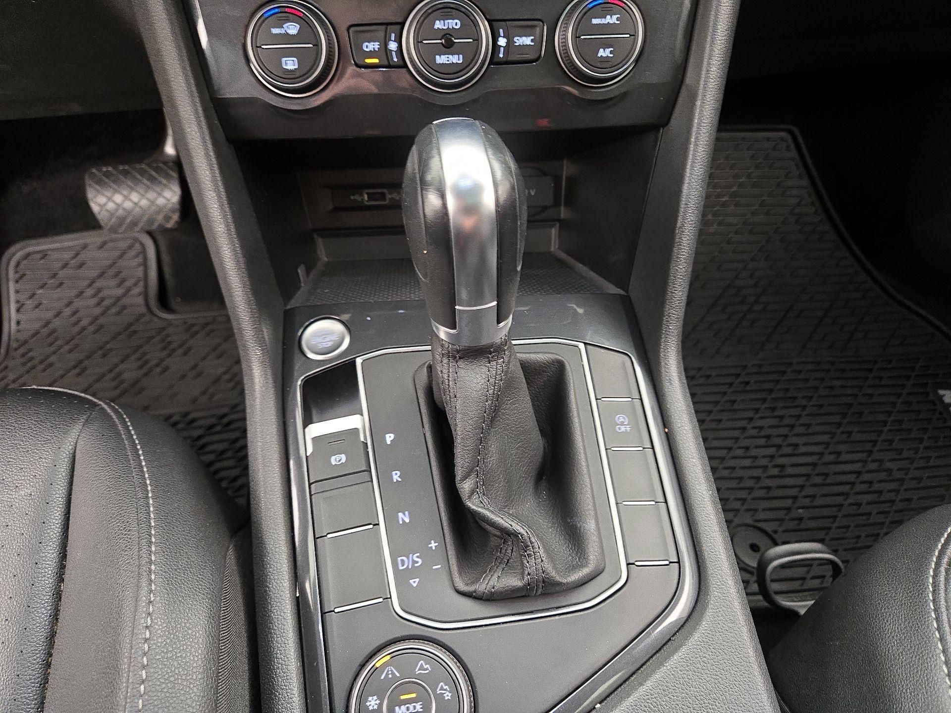 Thumbnail: 2019 Volkswagen Tiguan - 17