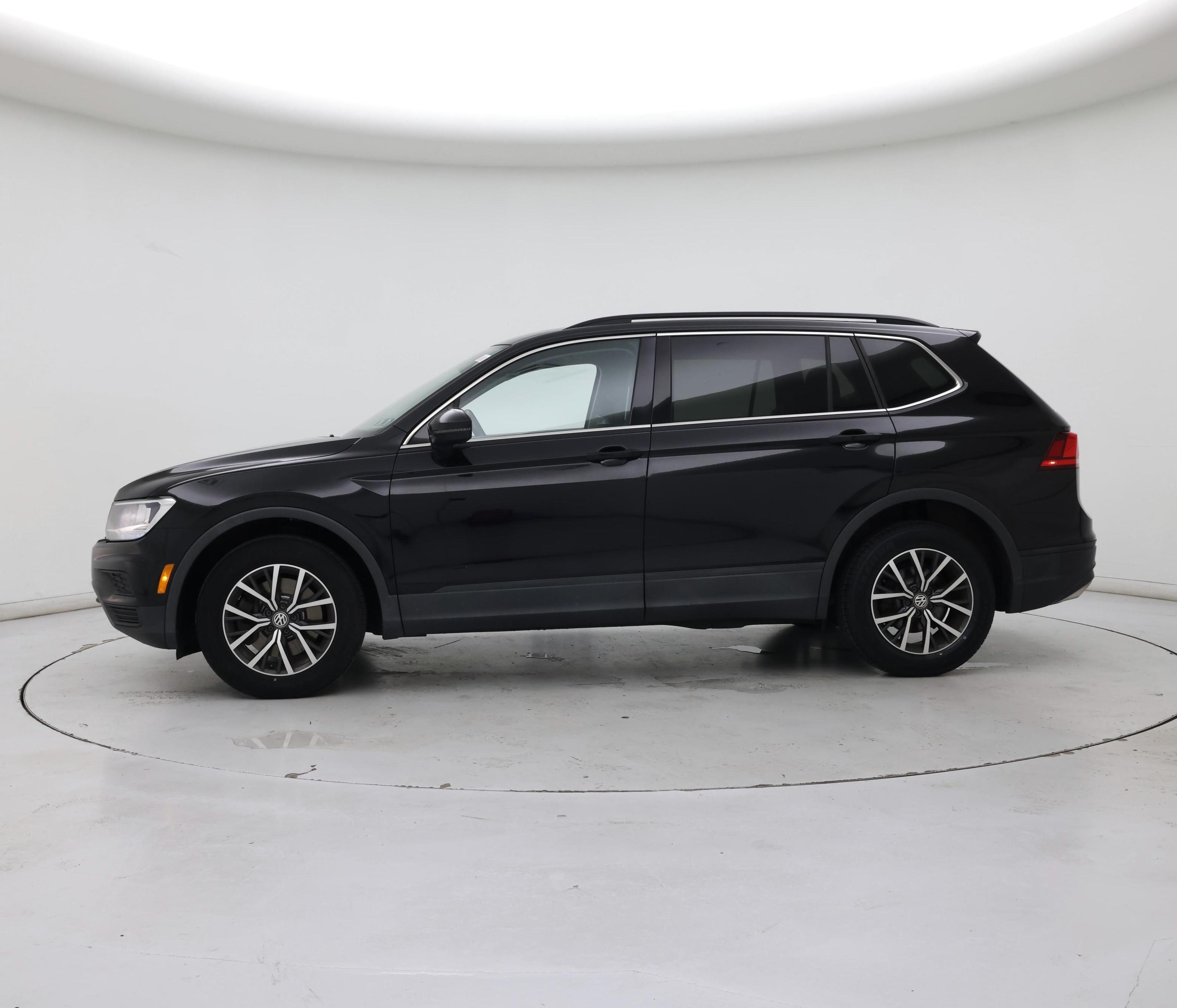 Thumbnail: 2019 Volkswagen Tiguan - 3