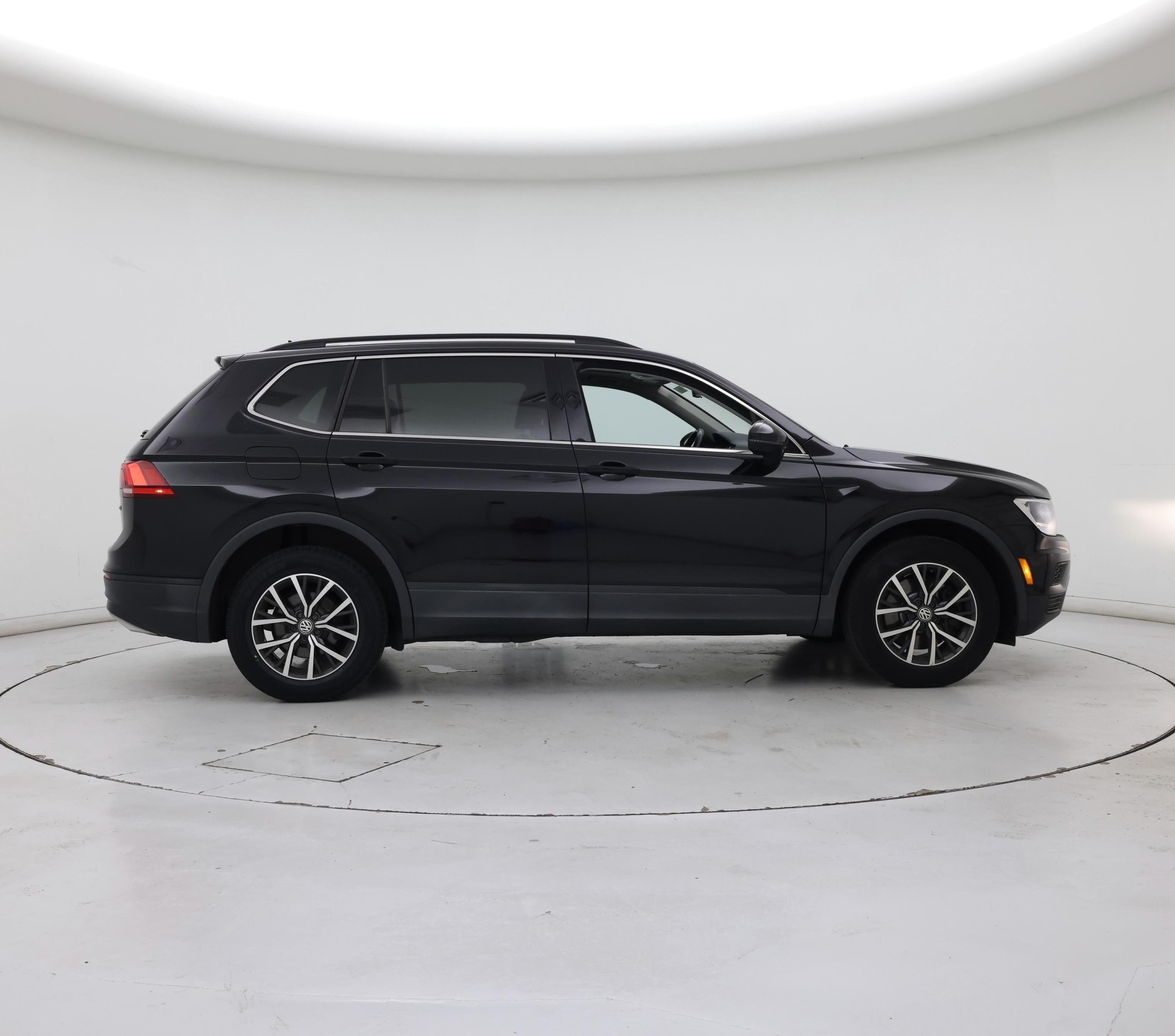 Thumbnail: 2019 Volkswagen Tiguan - 7