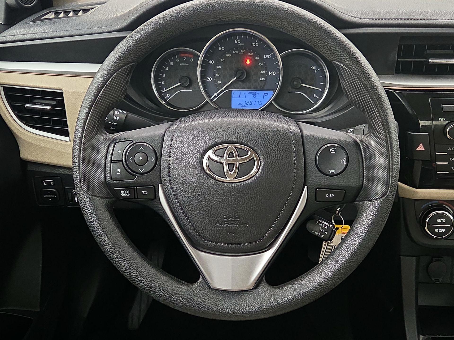 Thumbnail: 2015 Toyota Corolla - 10