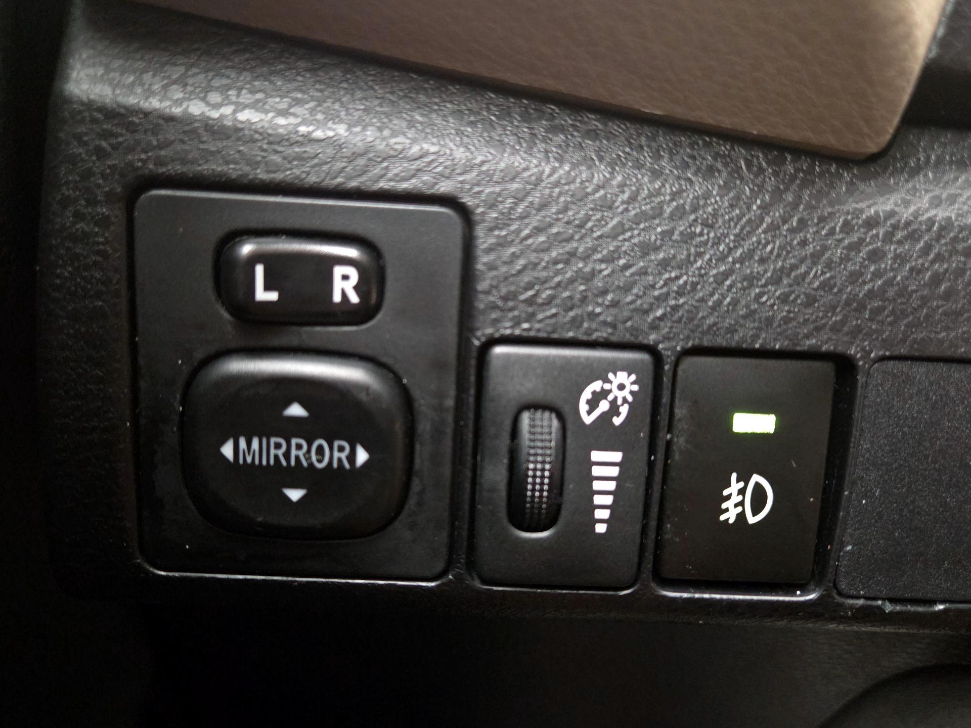 Thumbnail: 2015 Toyota Corolla - 13