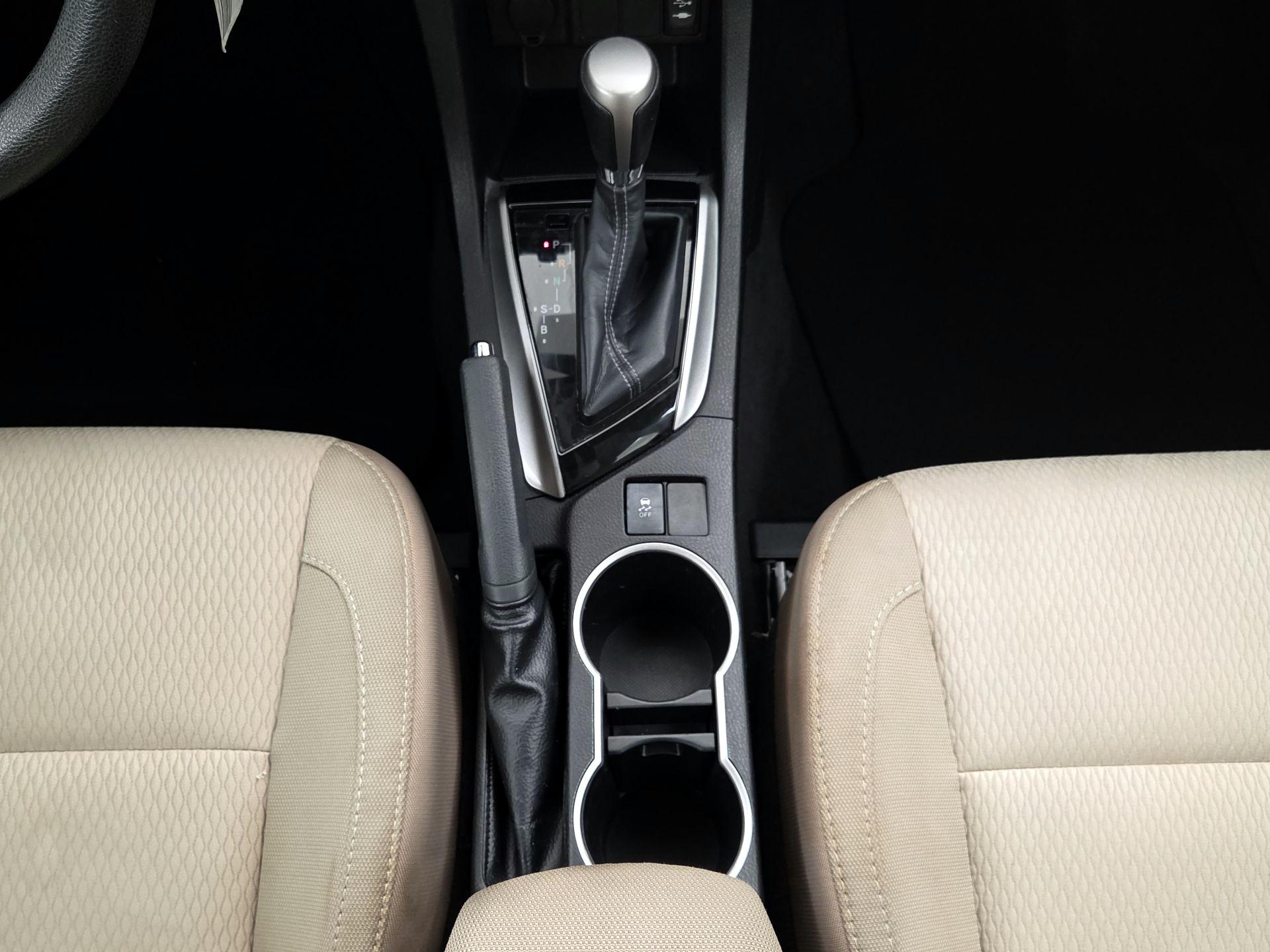 Thumbnail: 2015 Toyota Corolla - 17
